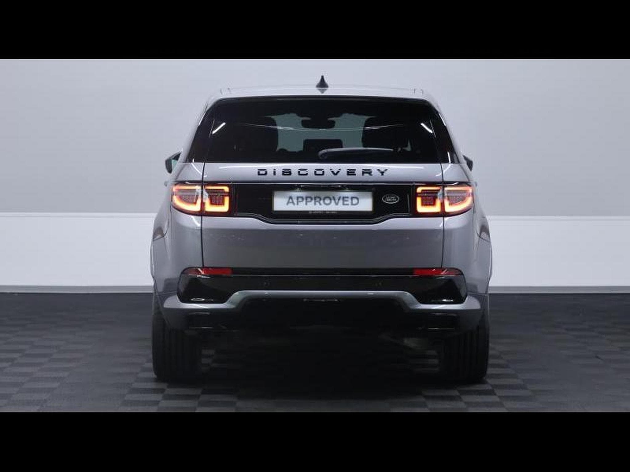 Land-Rover Discovery Sport D165 R-Dynamic S Auto AWD (2023) - Photo 6