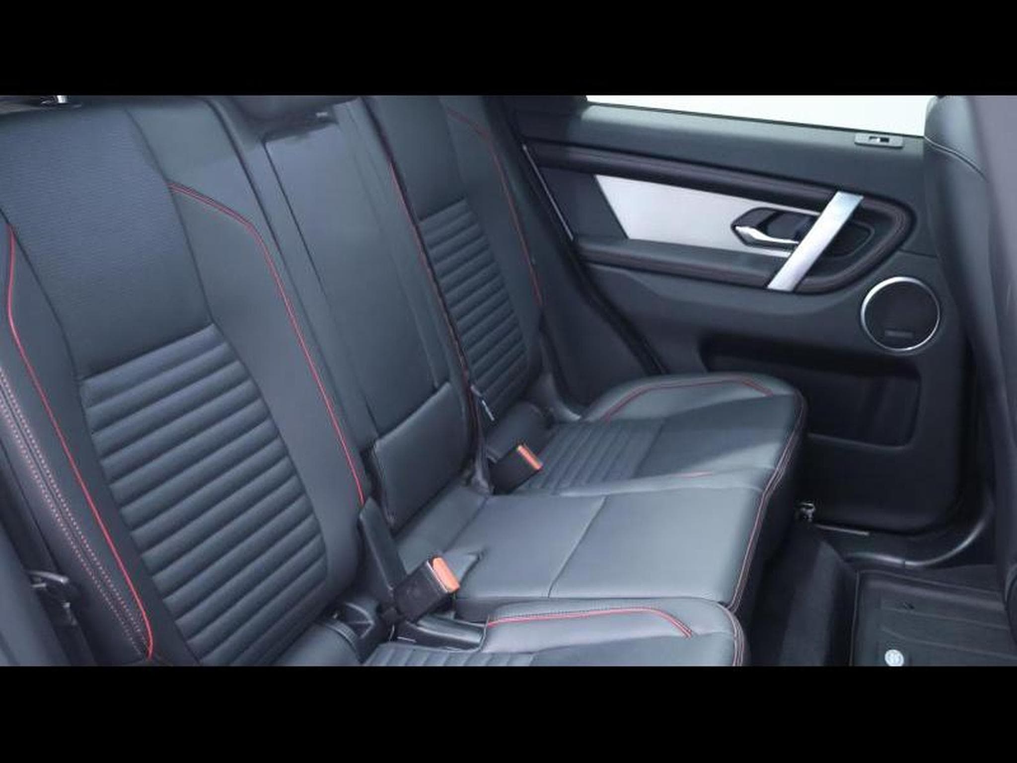Land-Rover Discovery Sport D165 R-Dynamic S Auto AWD (2023) - Photo 15