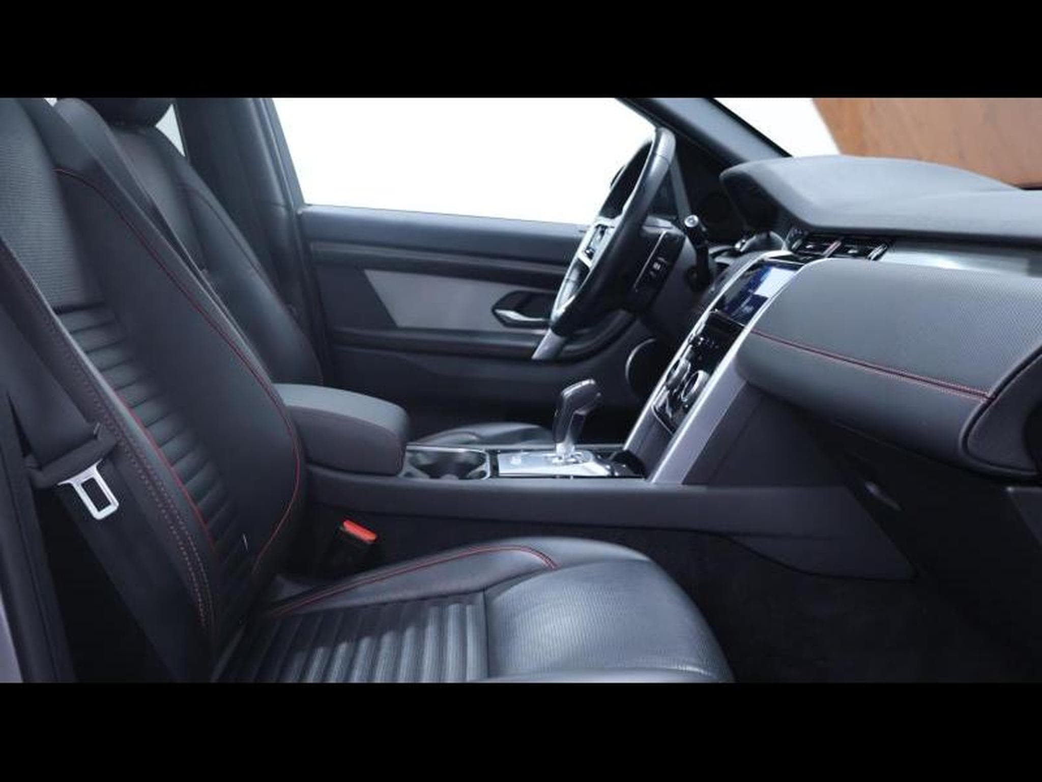 Land-Rover Discovery Sport D165 R-Dynamic S Auto AWD (2023) - Photo 12