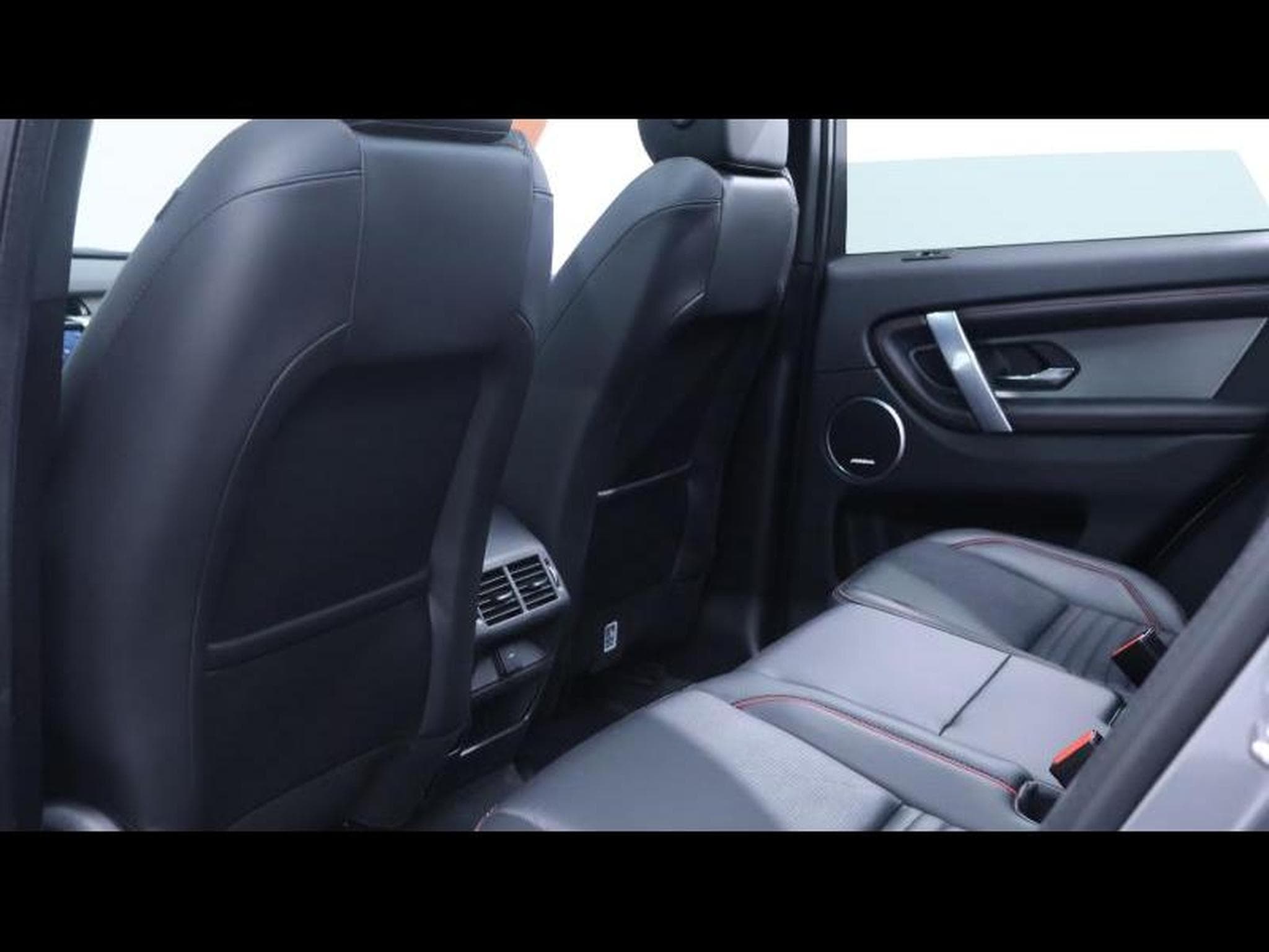 Land-Rover Discovery Sport D165 R-Dynamic S Auto AWD (2023) - Photo 18
