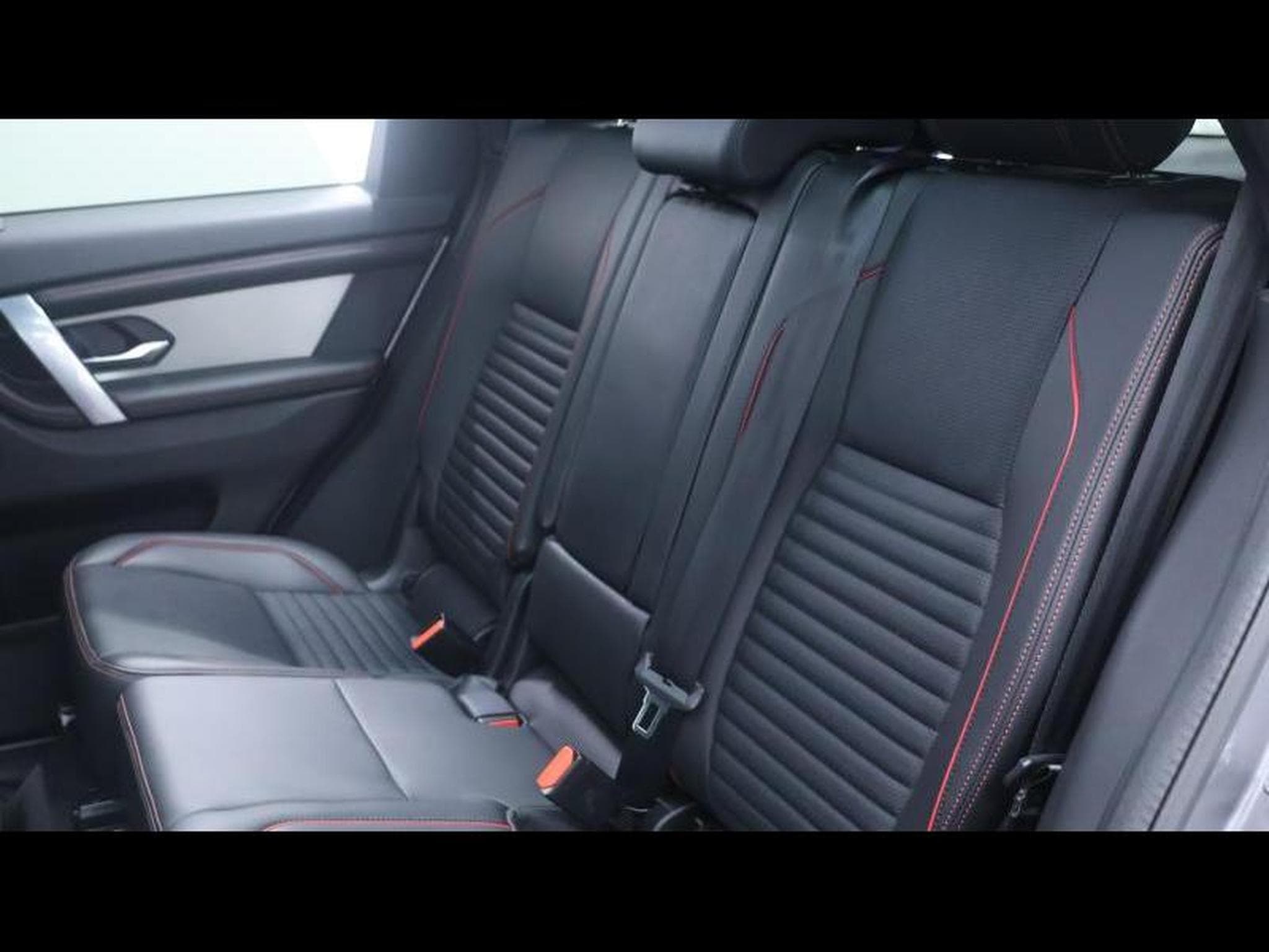 Land-Rover Discovery Sport D165 R-Dynamic S Auto AWD (2023) - Photo 19