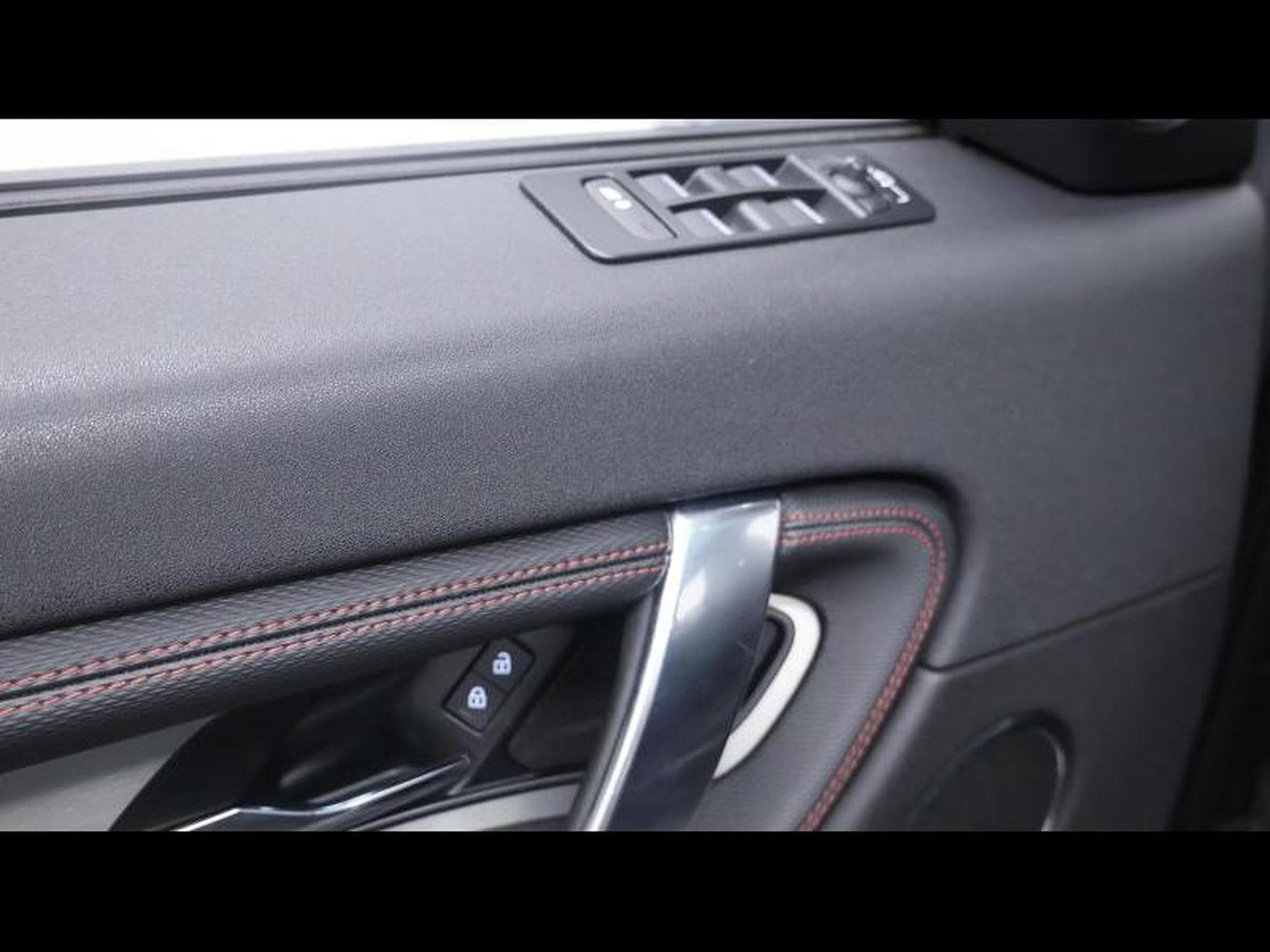 Land-Rover Discovery Sport D165 R-Dynamic S Auto AWD (2023) - Photo 31