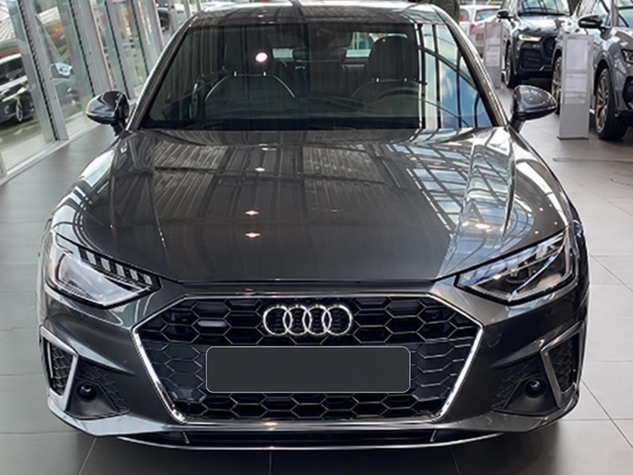 Audi A4 S-line Limousine (2020) - Photo 1