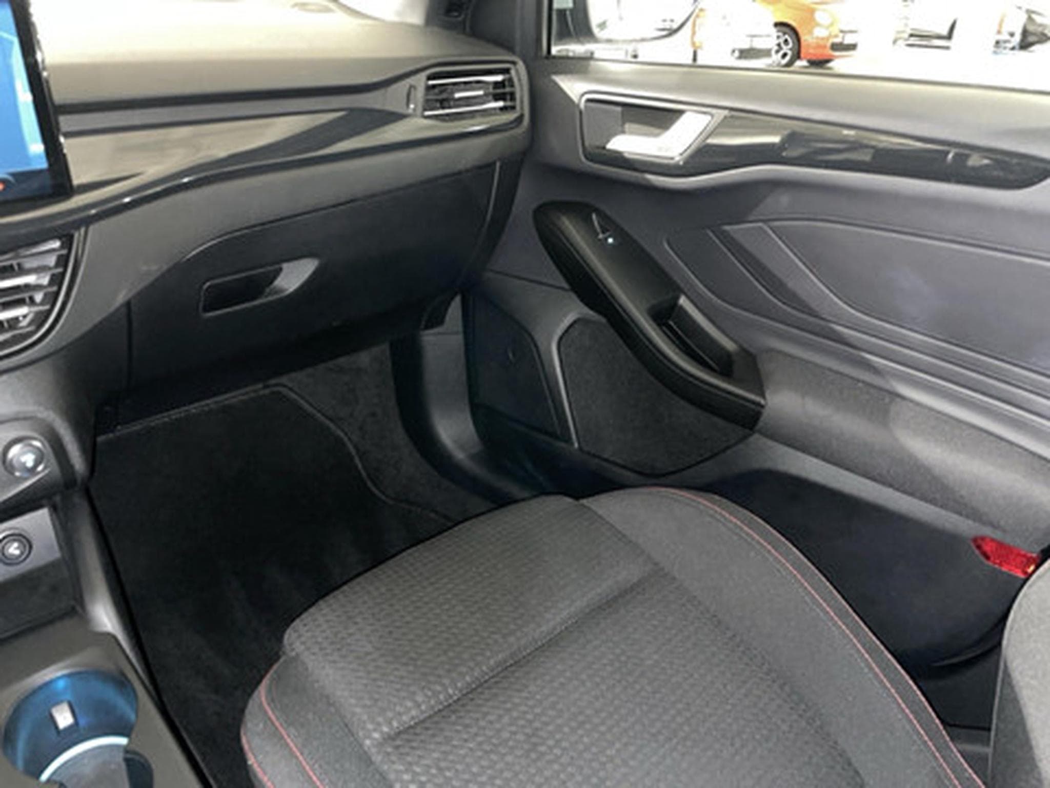 Ford Focus Clipper 1.5 EcoBlue 85kW ST-Line Aut. (2025) - Photo 8