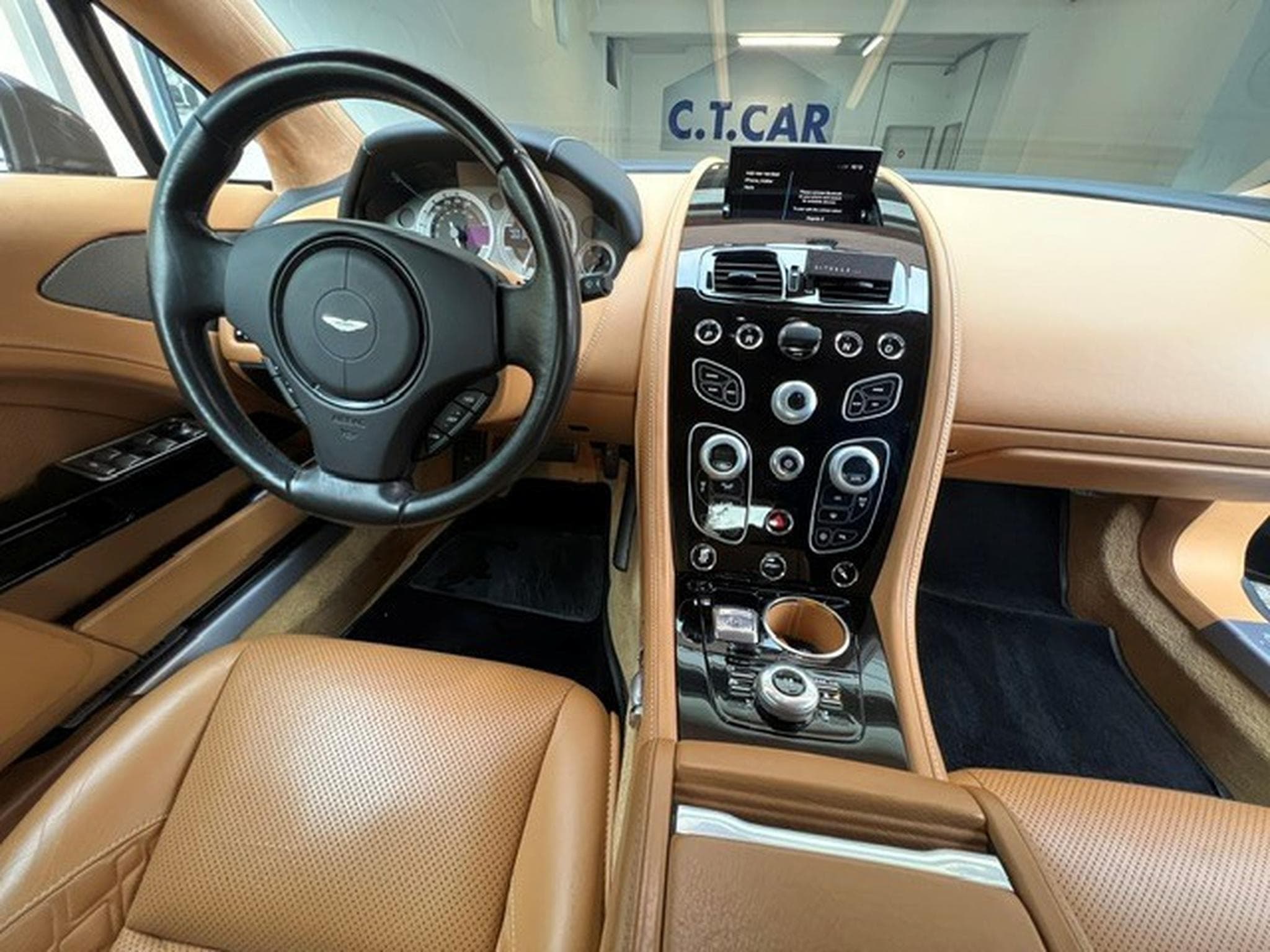Aston-Martin Rapide Rapide 6.0 Touchtr 8G Auto-Shadow Edition (2017) - Photo 7