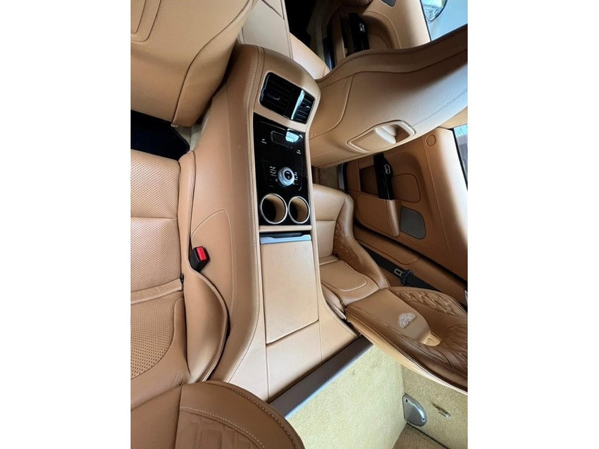 Aston-Martin Rapide Rapide 6.0 Touchtr 8G Auto-Shadow Edition (2017) - Photo 9