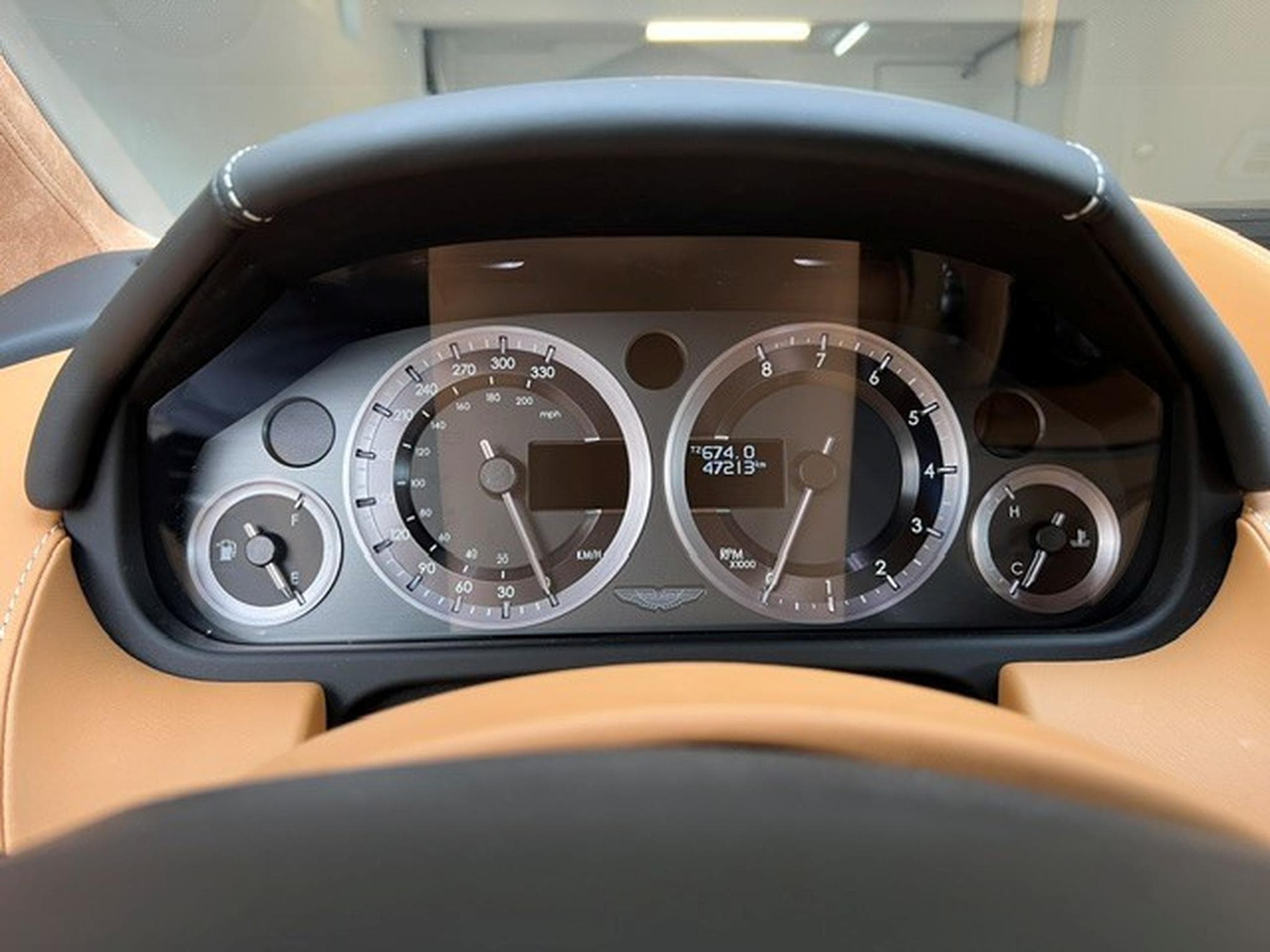 Aston-Martin Rapide Rapide 6.0 Touchtr 8G Auto-Shadow Edition (2017) - Photo 16