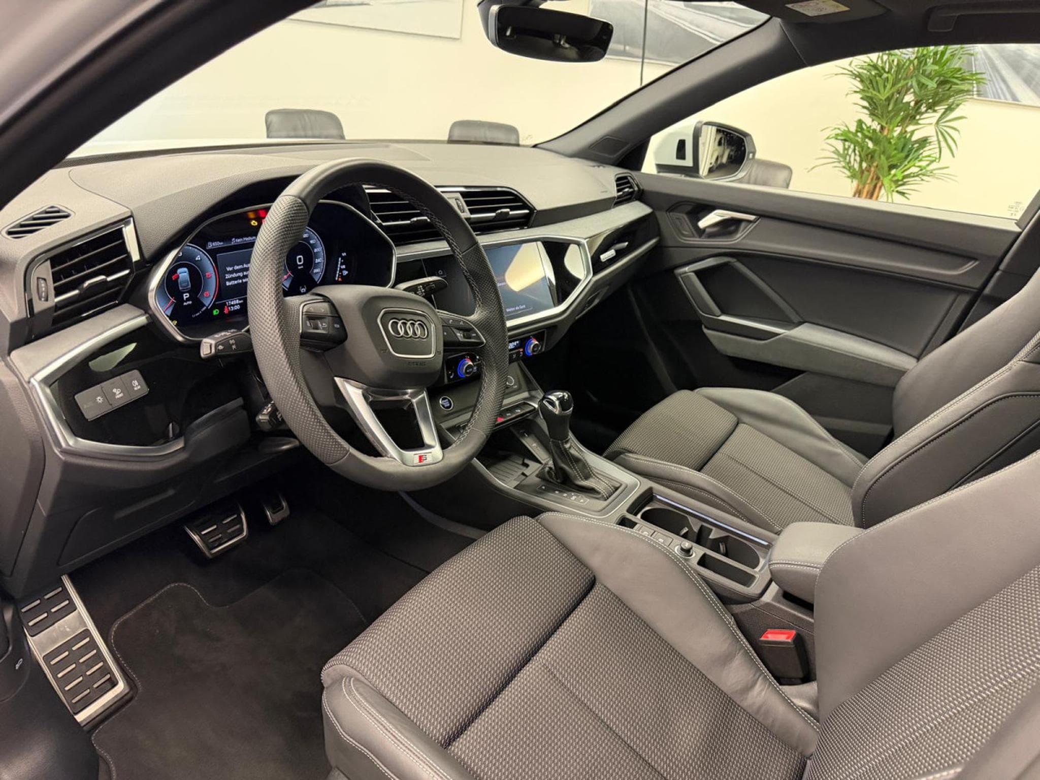 Audi Q3 Sportback S line 40 TDI quattro 193ch / 142kW S tronic (2025) - Photo 4
