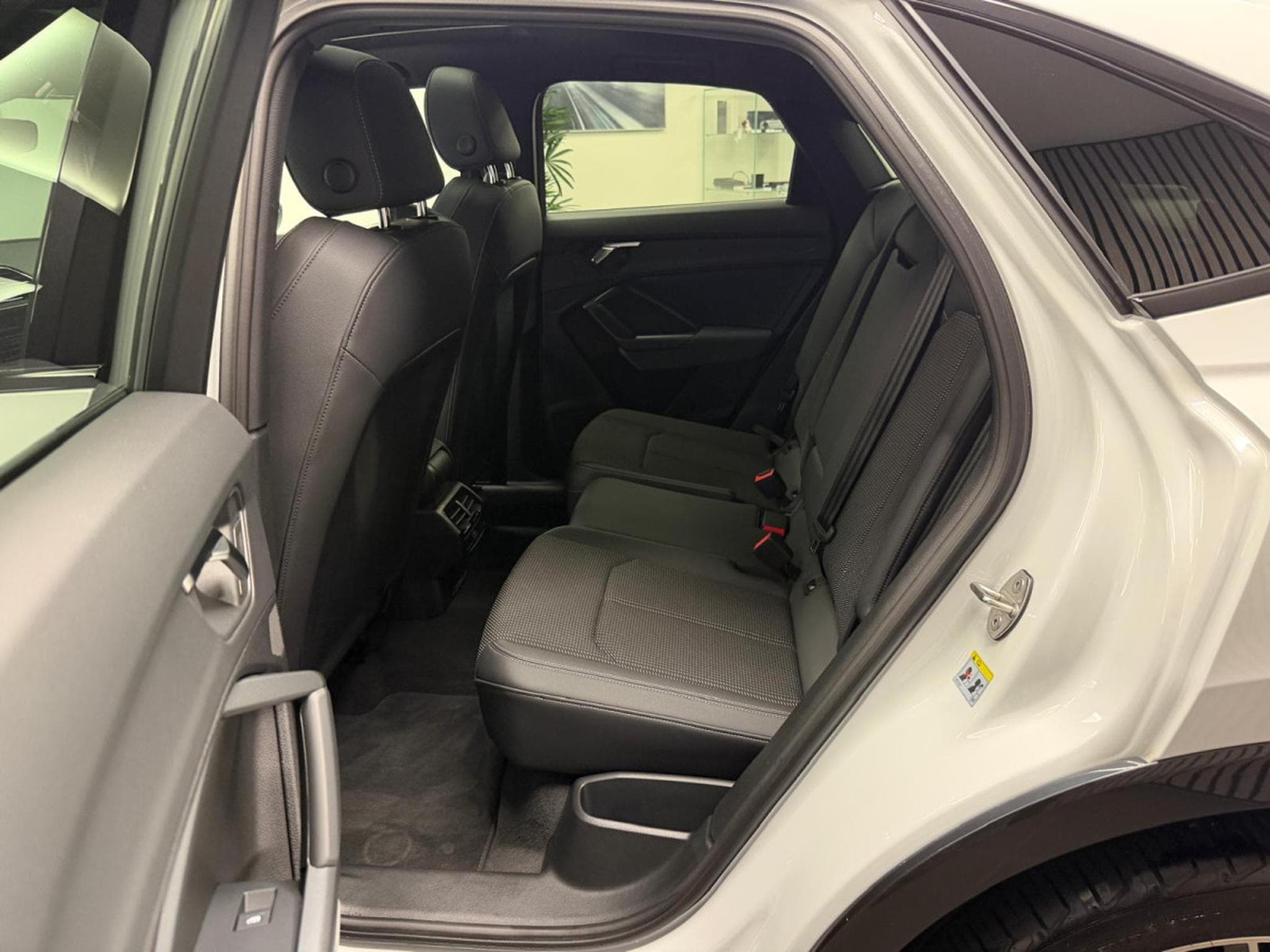 Audi Q3 Sportback S line 40 TDI quattro 193ch / 142kW S tronic (2025) - Photo 7