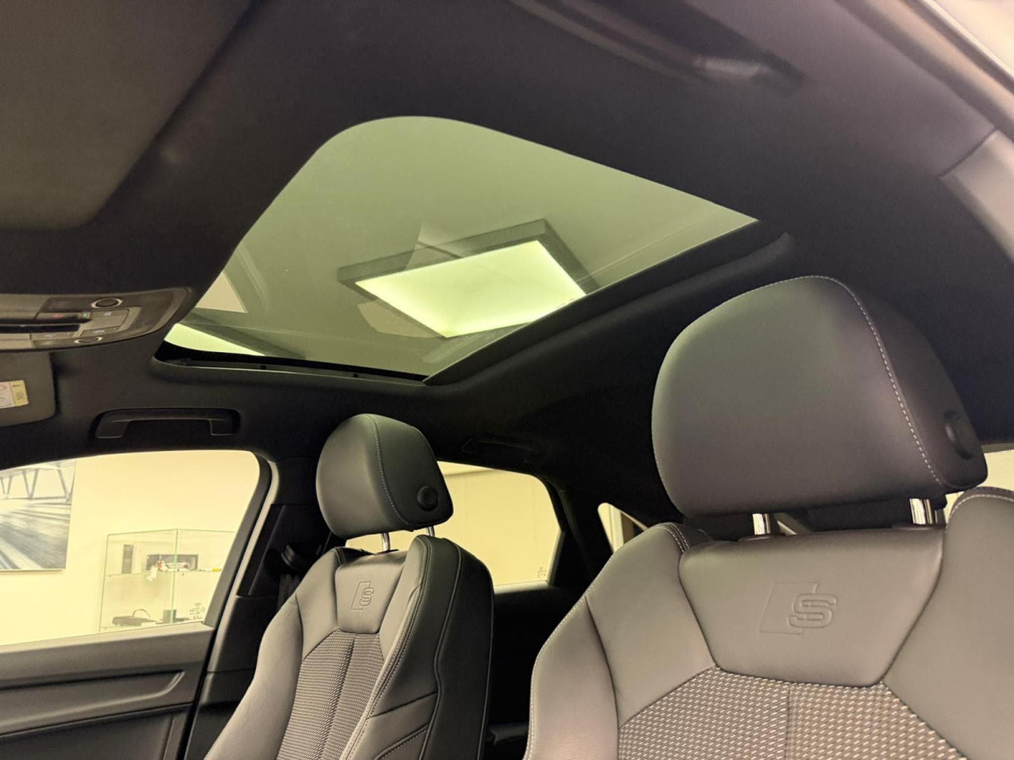 Audi Q3 Sportback S line 40 TDI quattro 193ch / 142kW S tronic (2025) - Photo 6