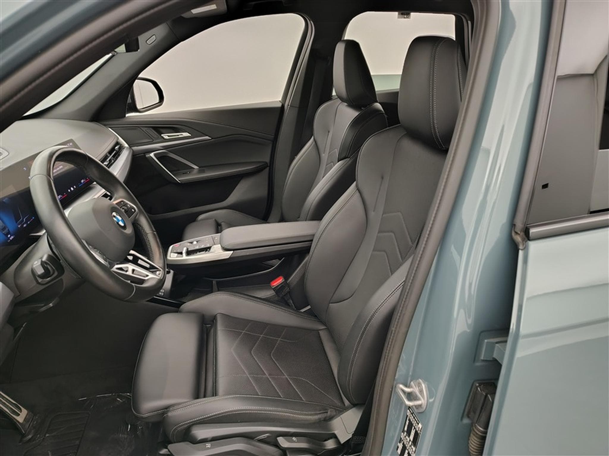 BMW X1 1.8iA PACK M NAVI / CUIR SPORT /FULL LED (2025) - Photo 7