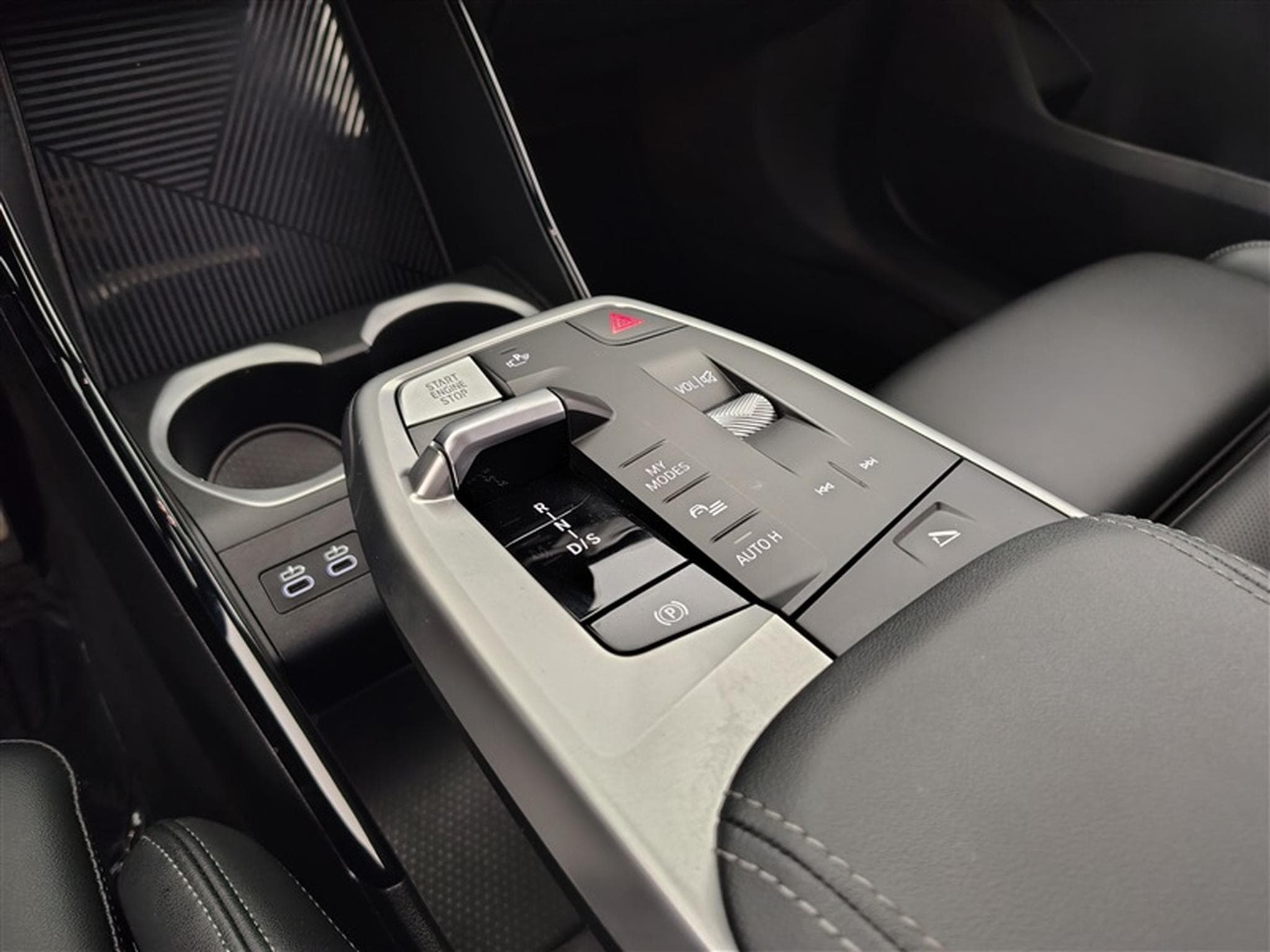 BMW X1 1.8iA PACK M NAVI / CUIR SPORT /FULL LED (2025) - Photo 12