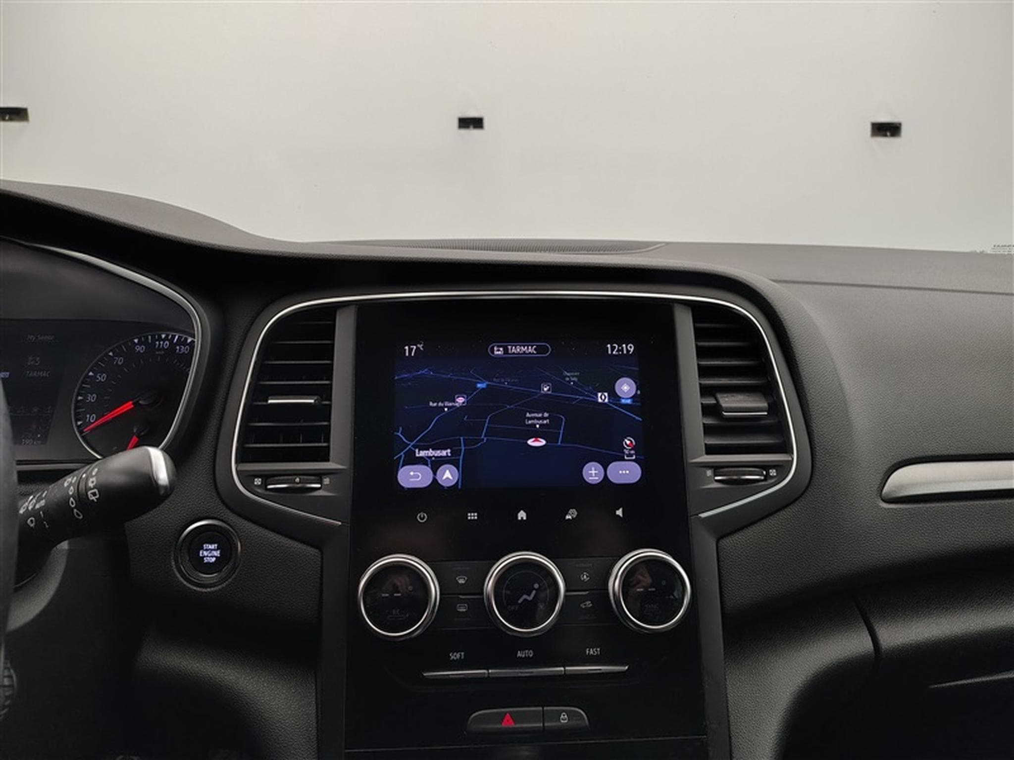 Renault Megane 1.5 dCi 115cv Limited NAVI / FULL LED / PDC AV+AR / KEYLESS (2022) - Photo 11
