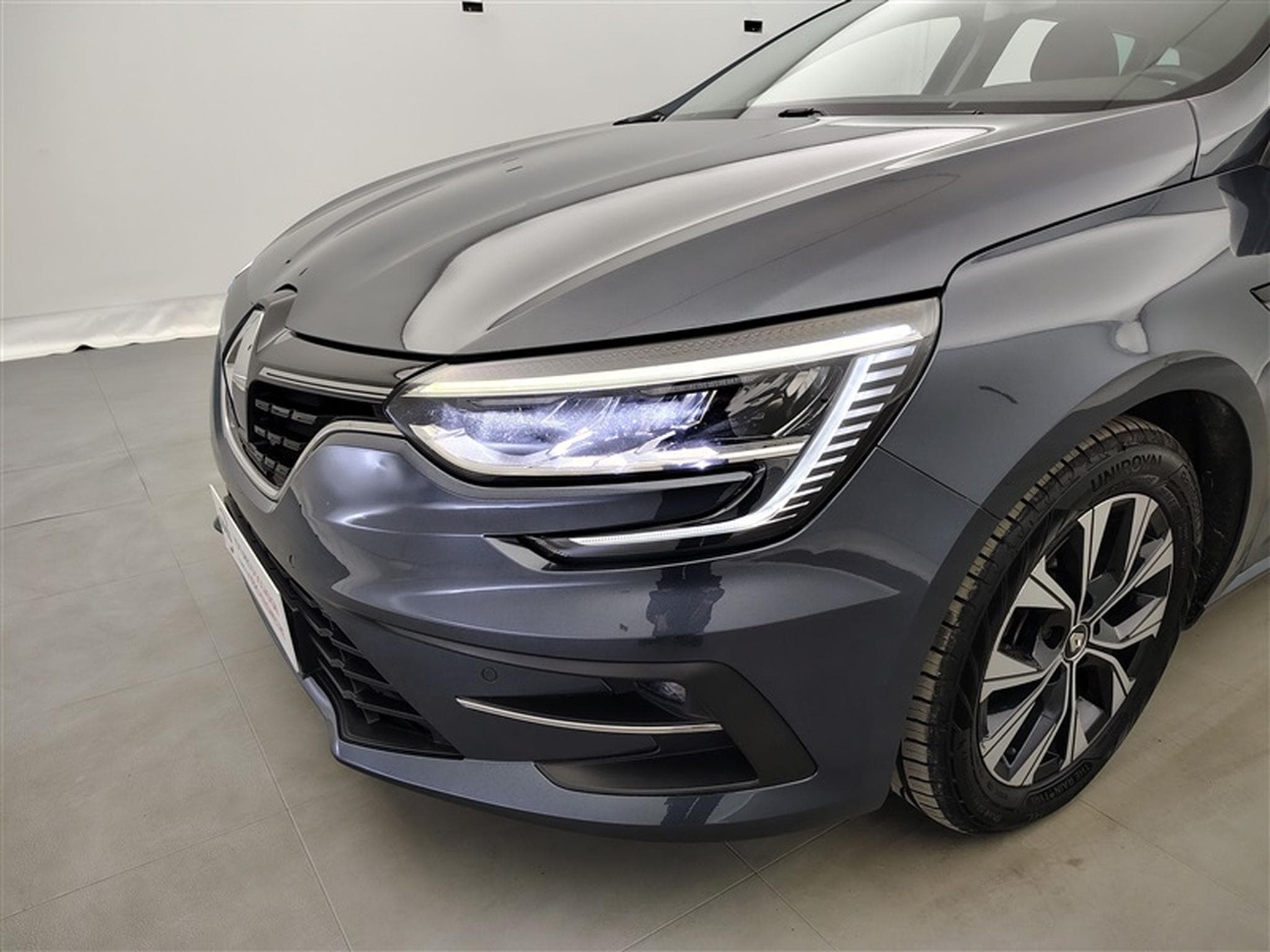 Renault Megane 1.5 dCi 115cv Limited NAVI / FULL LED / PDC AV+AR / KEYLESS (2022) - Photo 15