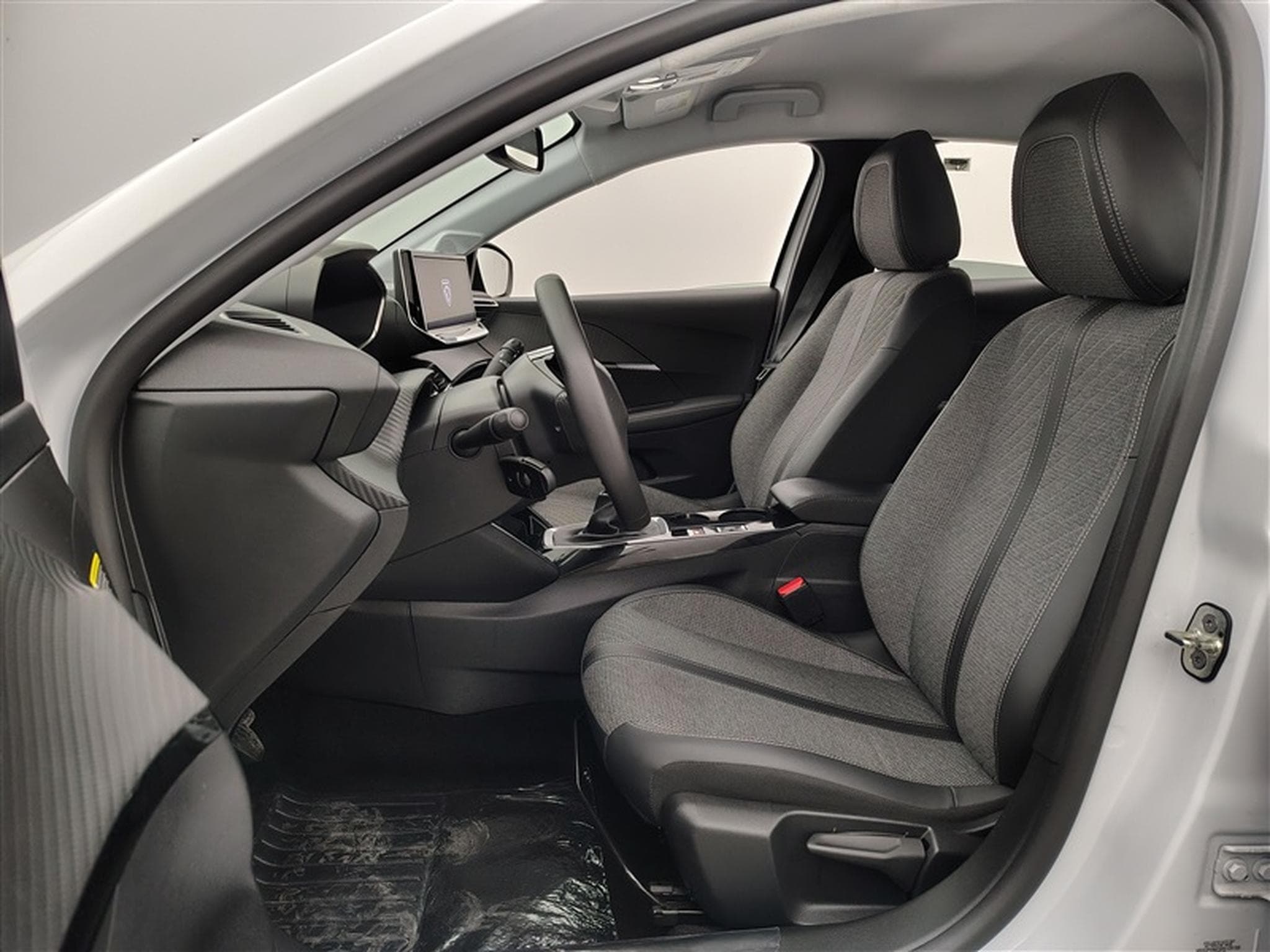 Peugeot 208 1.2i PureTech 100Cv Active Pack NAVI / CAMERA / CARPLAY (2025) - Photo 7