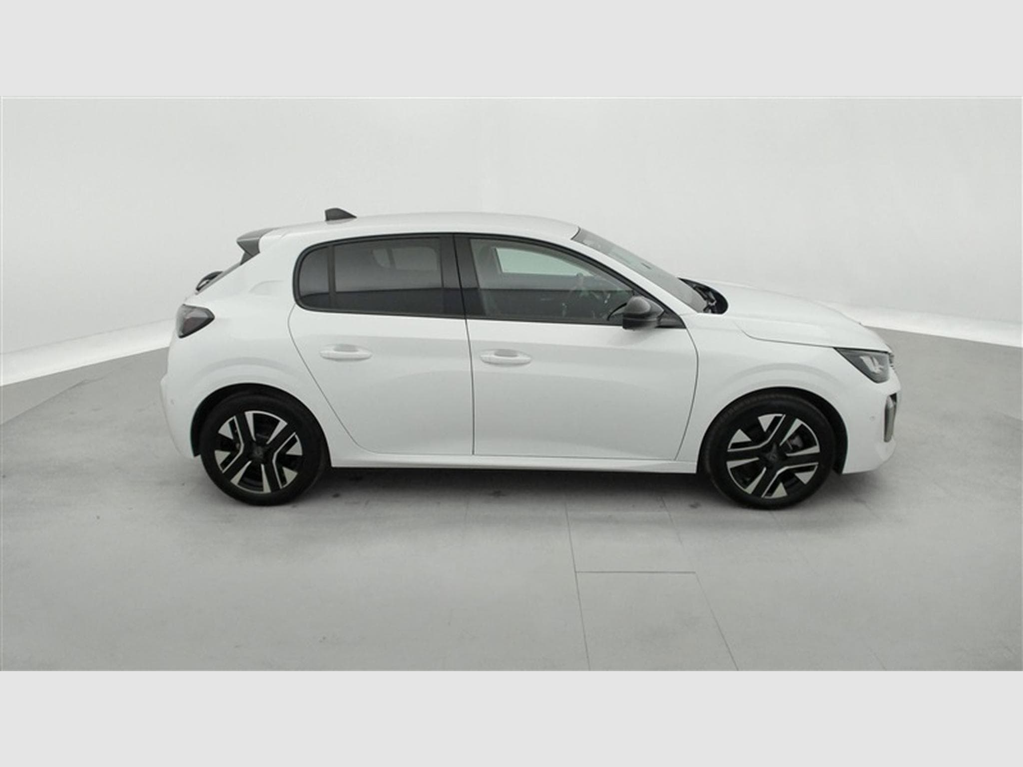 Peugeot 208 1.2i PureTech 100Cv Active Pack NAVI / CAMERA / CARPLAY (2025) - Photo 24