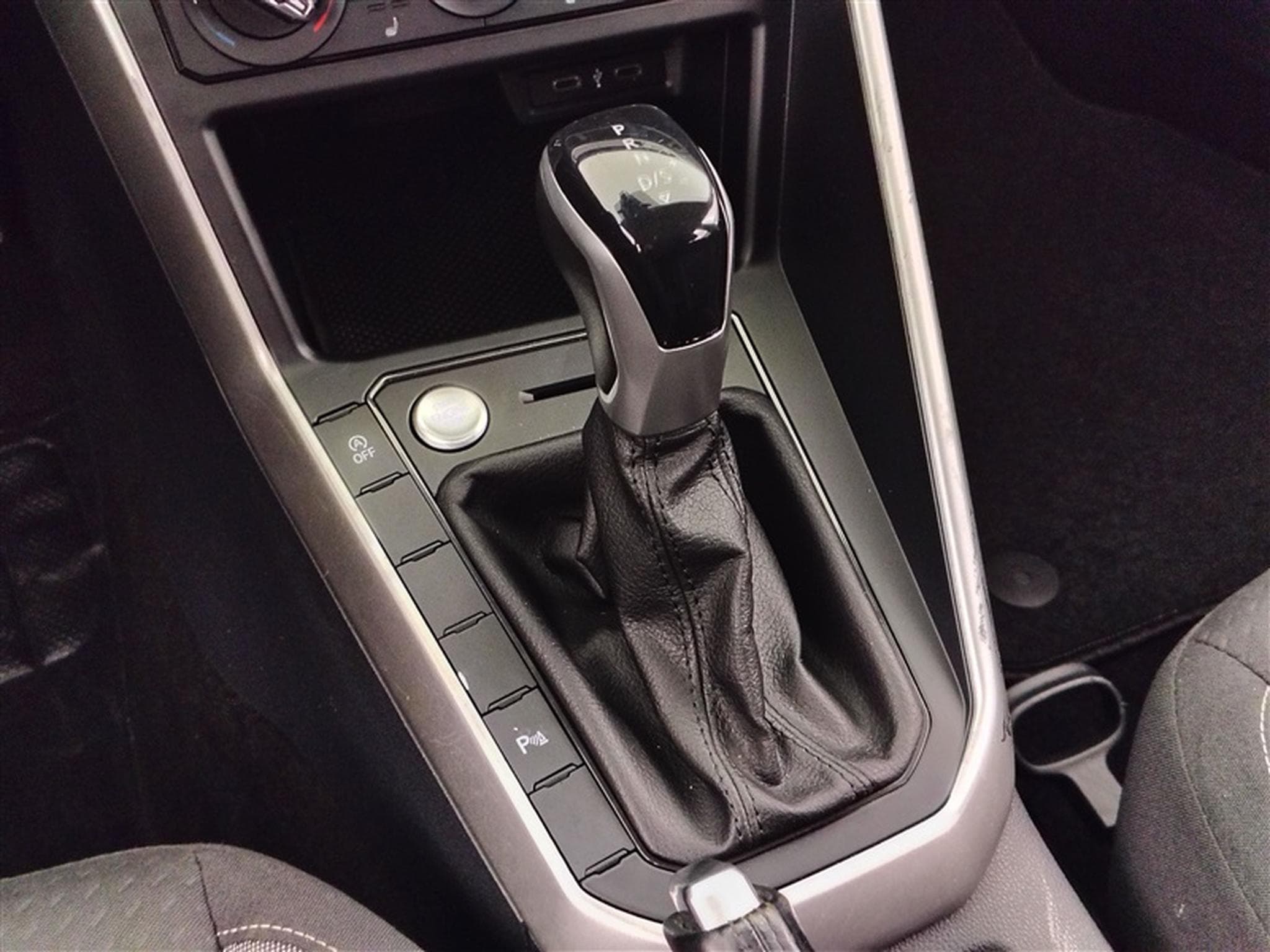 VW Polo 1.0 TSI 95Cv DSG Life NAVI / CARPLAY / CAMERA (2023) - Photo 12