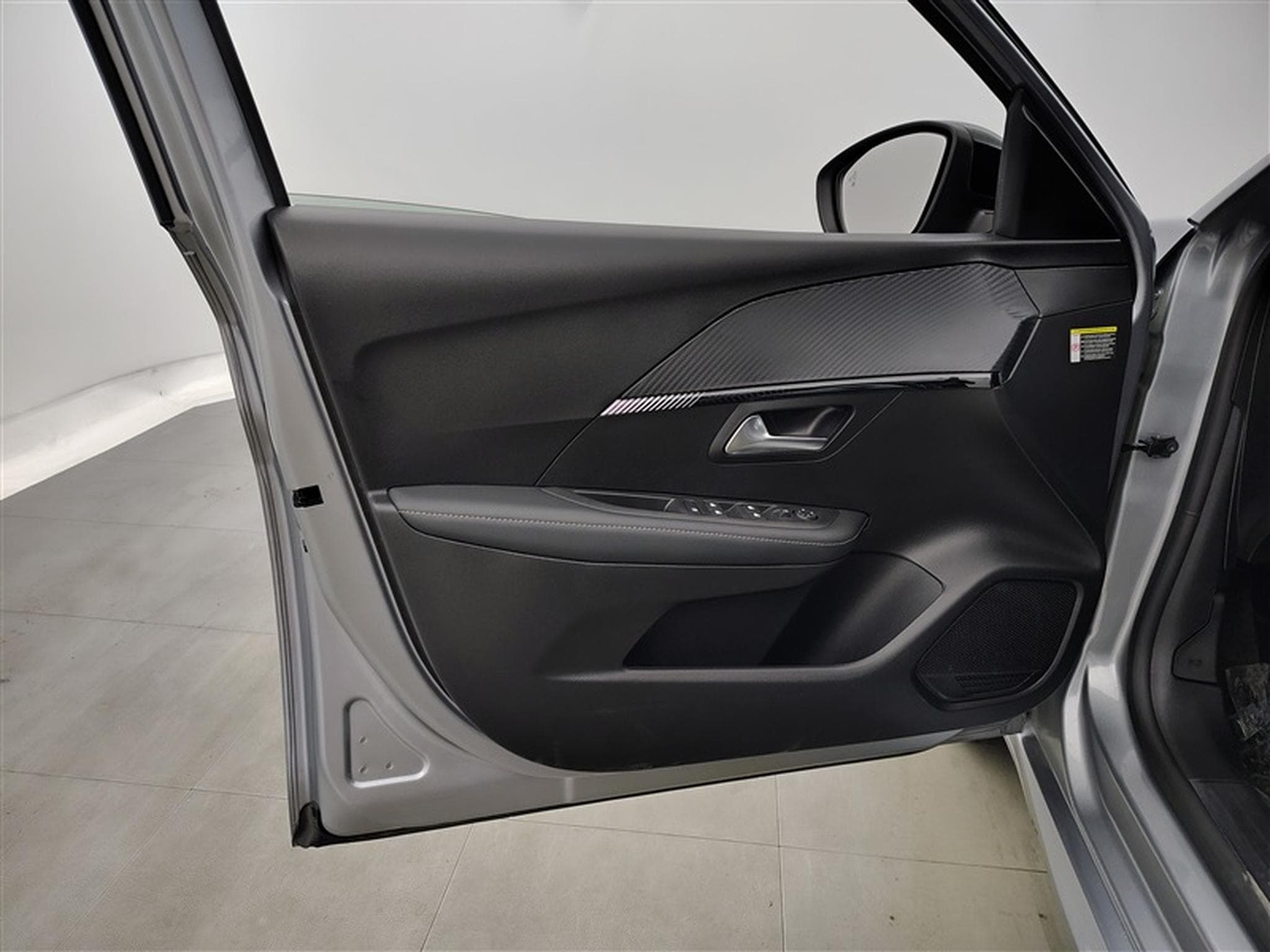 Peugeot 208 1.2 PureTech CARPLAY / CAMERA (2025) - Photo 17