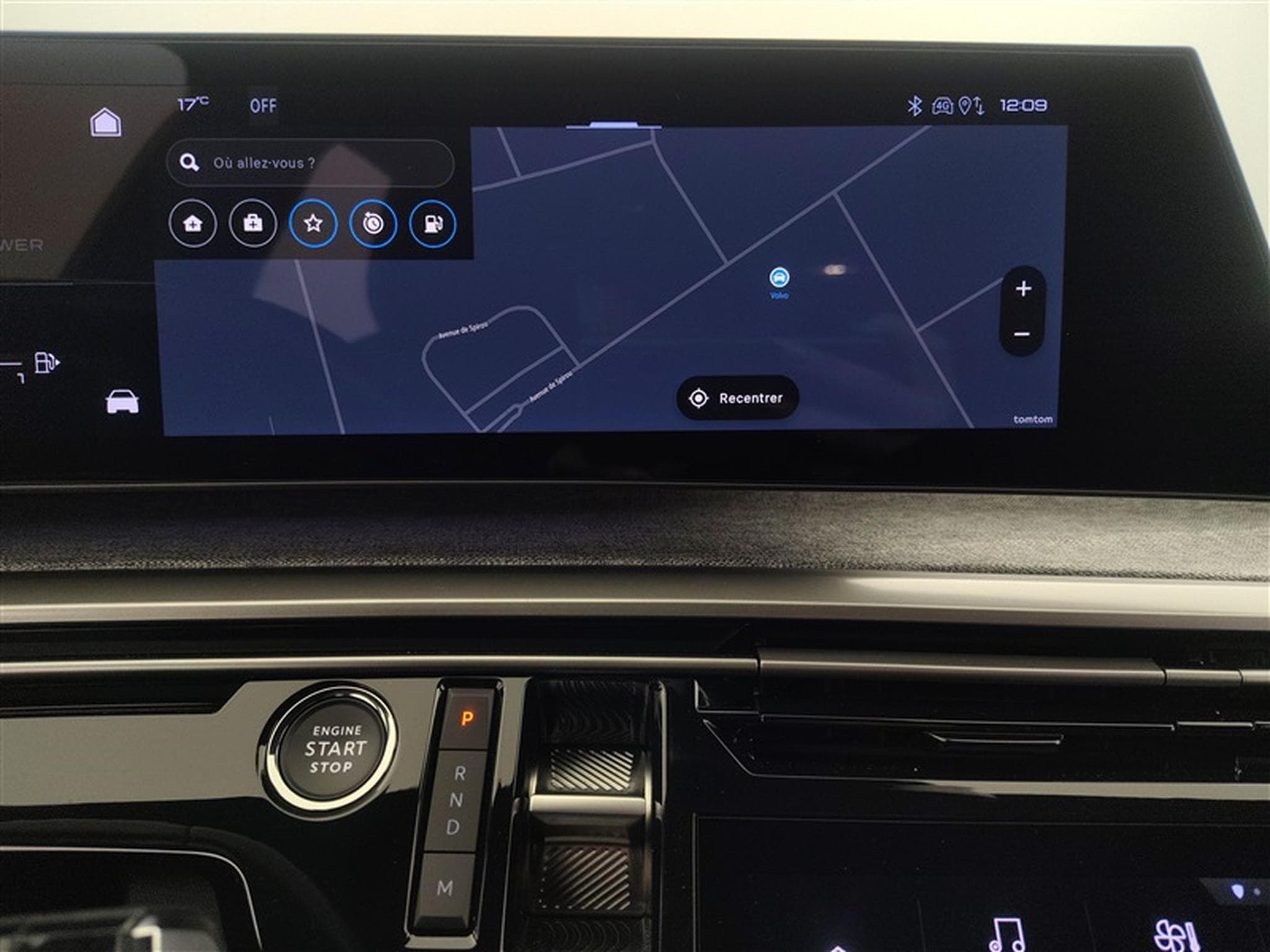 Peugeot 3008 1.2 Turbo MHEV Allure AUTO/S-CUIR/NAVI/FULL LED/JA19/PDC/CAM (2025) - Photo 11