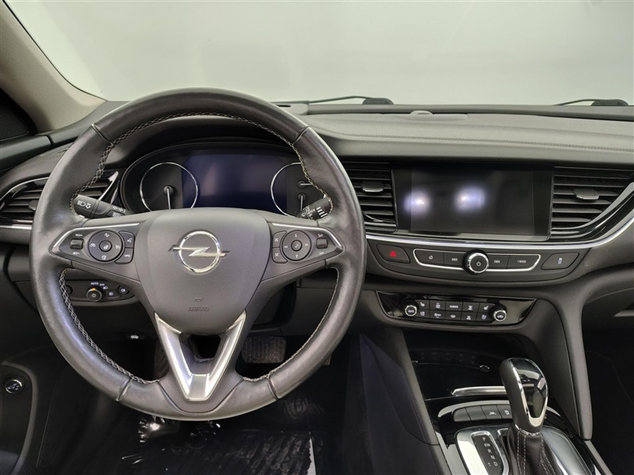 Opel Insignia Sports Tourer 1.6 CDTI Innovation/Carplay/360°/Siege ventilé (2020) - Photo 9