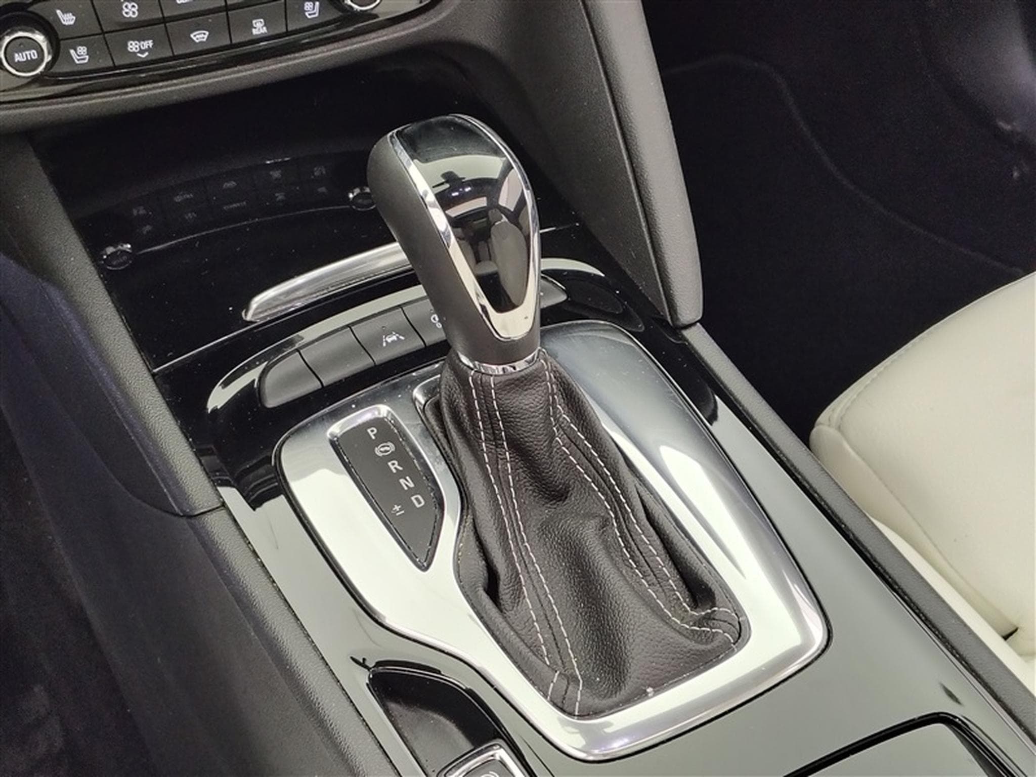 Opel Insignia Sports Tourer 1.6 CDTI Innovation/Carplay/360°/Siege ventilé (2020) - Photo 12