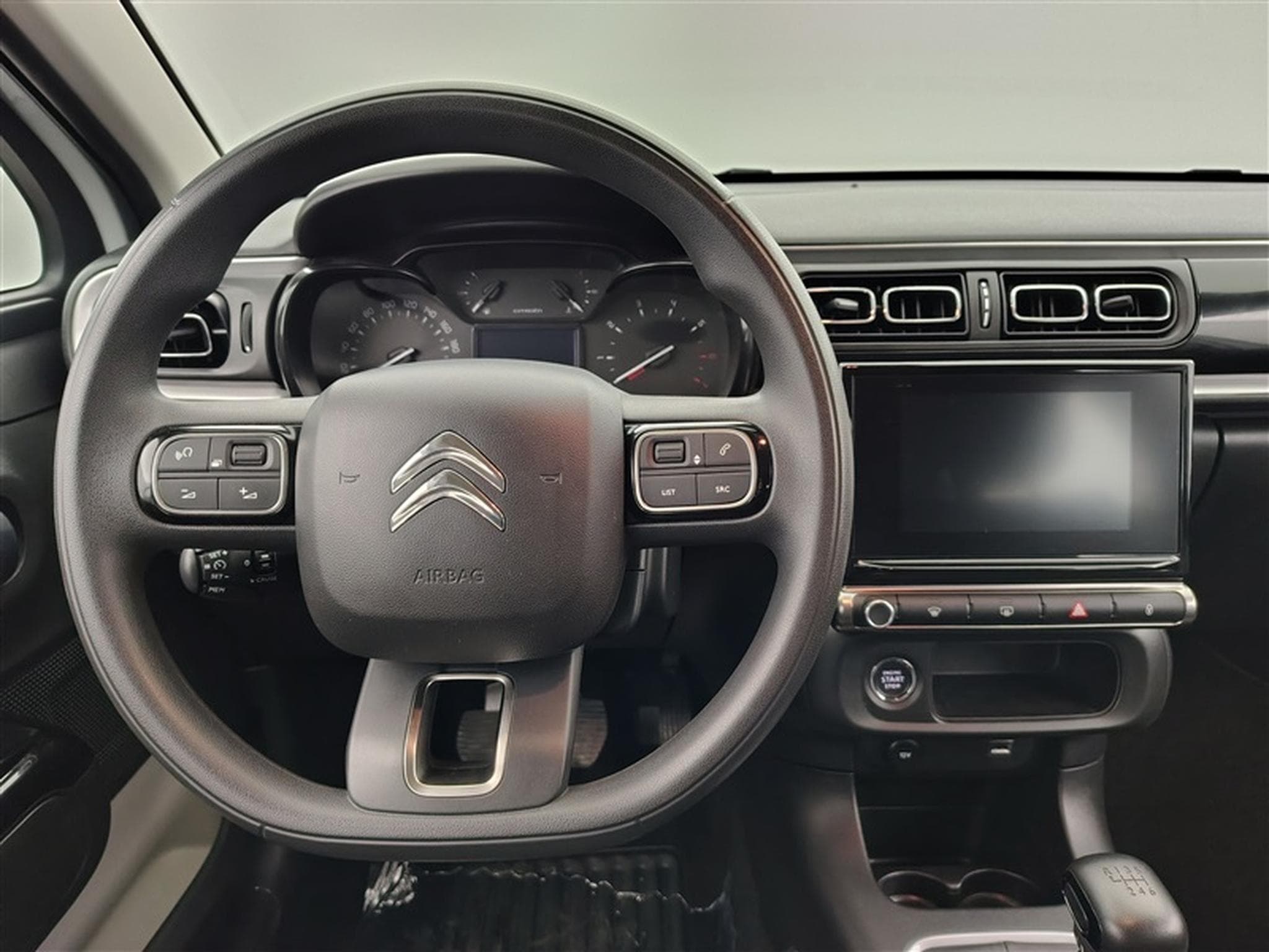 Citroen C3 1.2i PureTech Shine CARPLAY / FULL LED / JA 16" (2023) - Photo 9