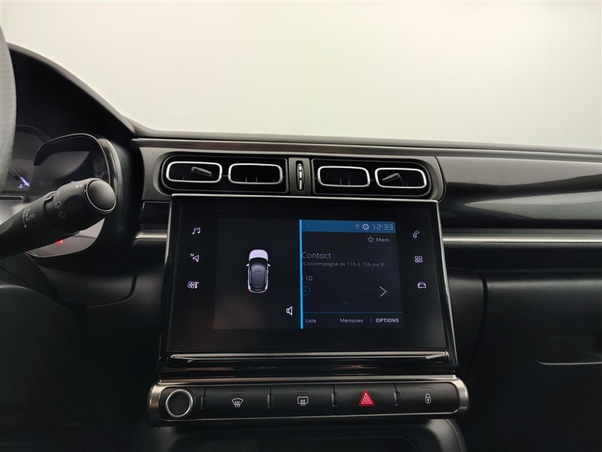 Citroen C3 1.2i PureTech Shine CARPLAY / FULL LED / JA 16" (2023) - Photo 17