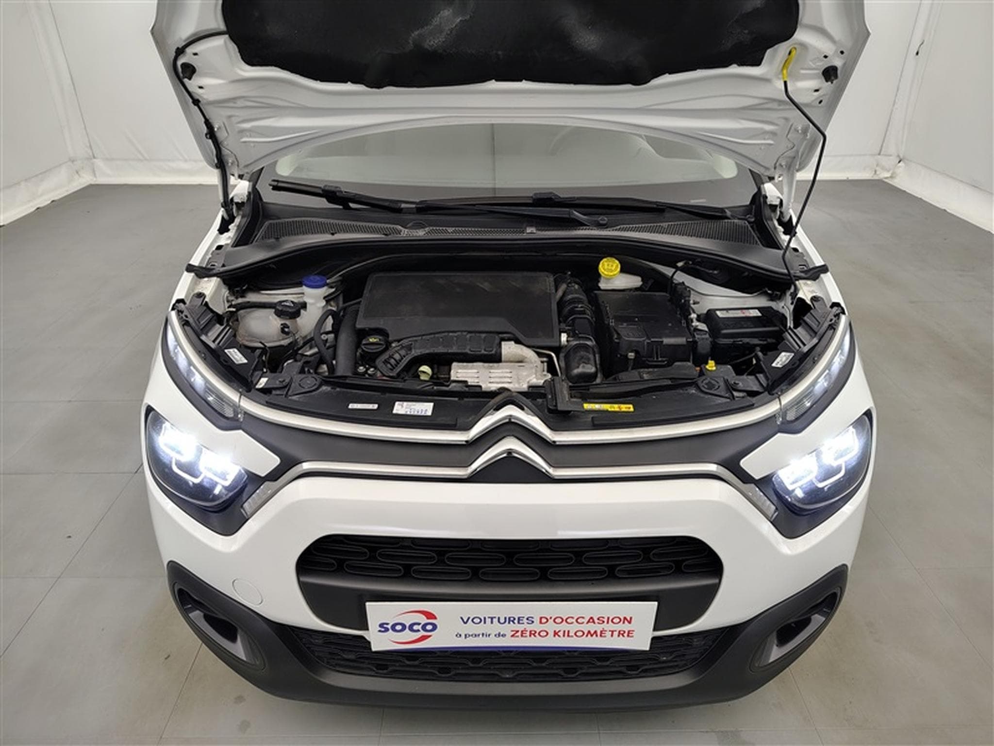 Citroen C3 1.2i PureTech Shine CARPLAY / FULL LED / JA 16" (2023) - Photo 18
