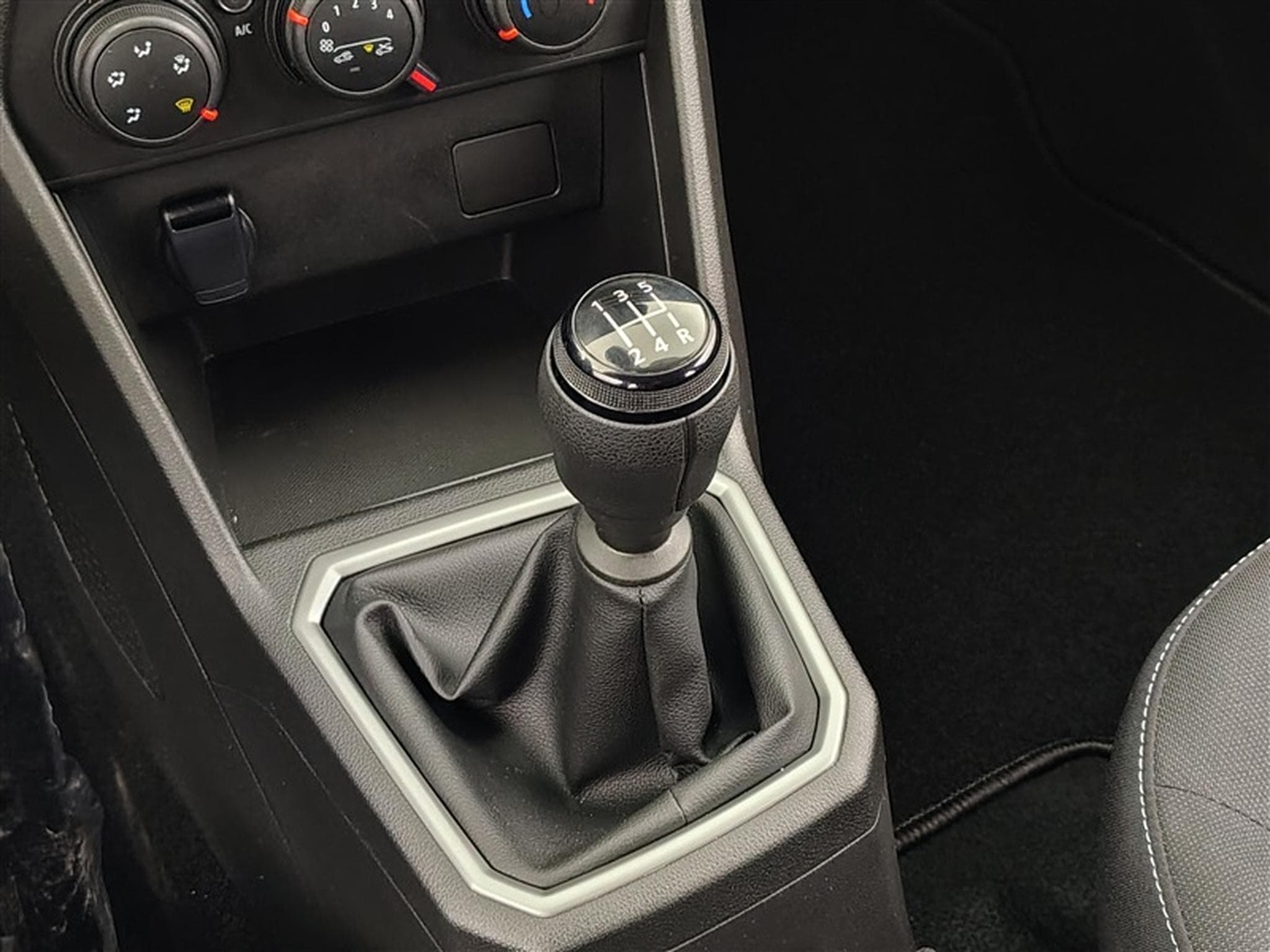 Dacia Sandero Stepway 1.0 TCe Expression (2023) - Photo 12