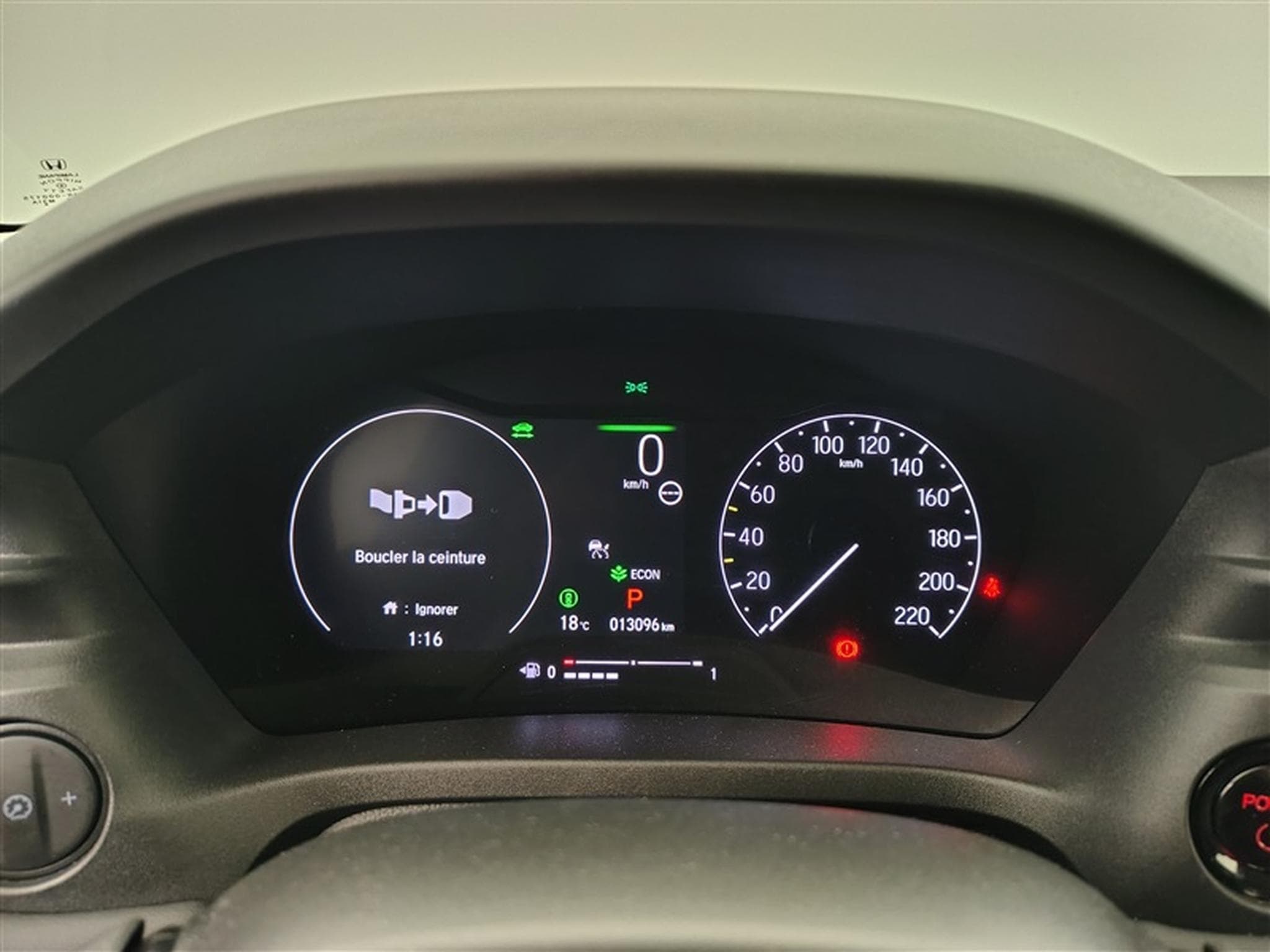Honda HR-V 1.5 HEV Elegance NAVI / CARPLAY / CAMERA / ALU / PDC (2025) - Photo 9
