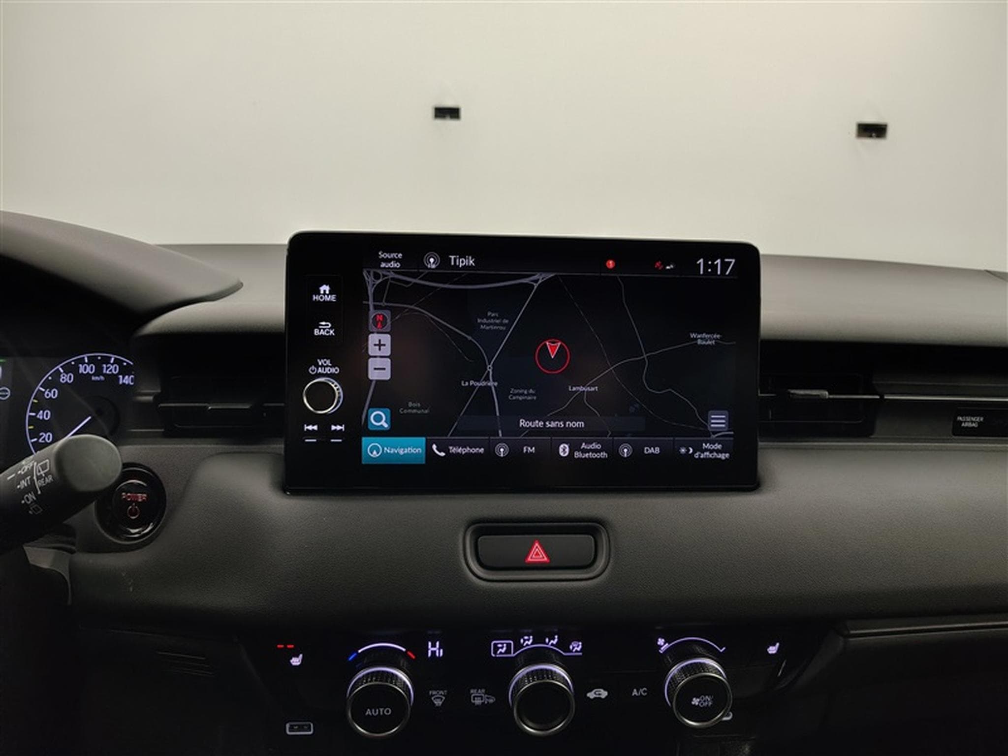 Honda HR-V 1.5 HEV Elegance NAVI / CARPLAY / CAMERA / ALU / PDC (2025) - Photo 10