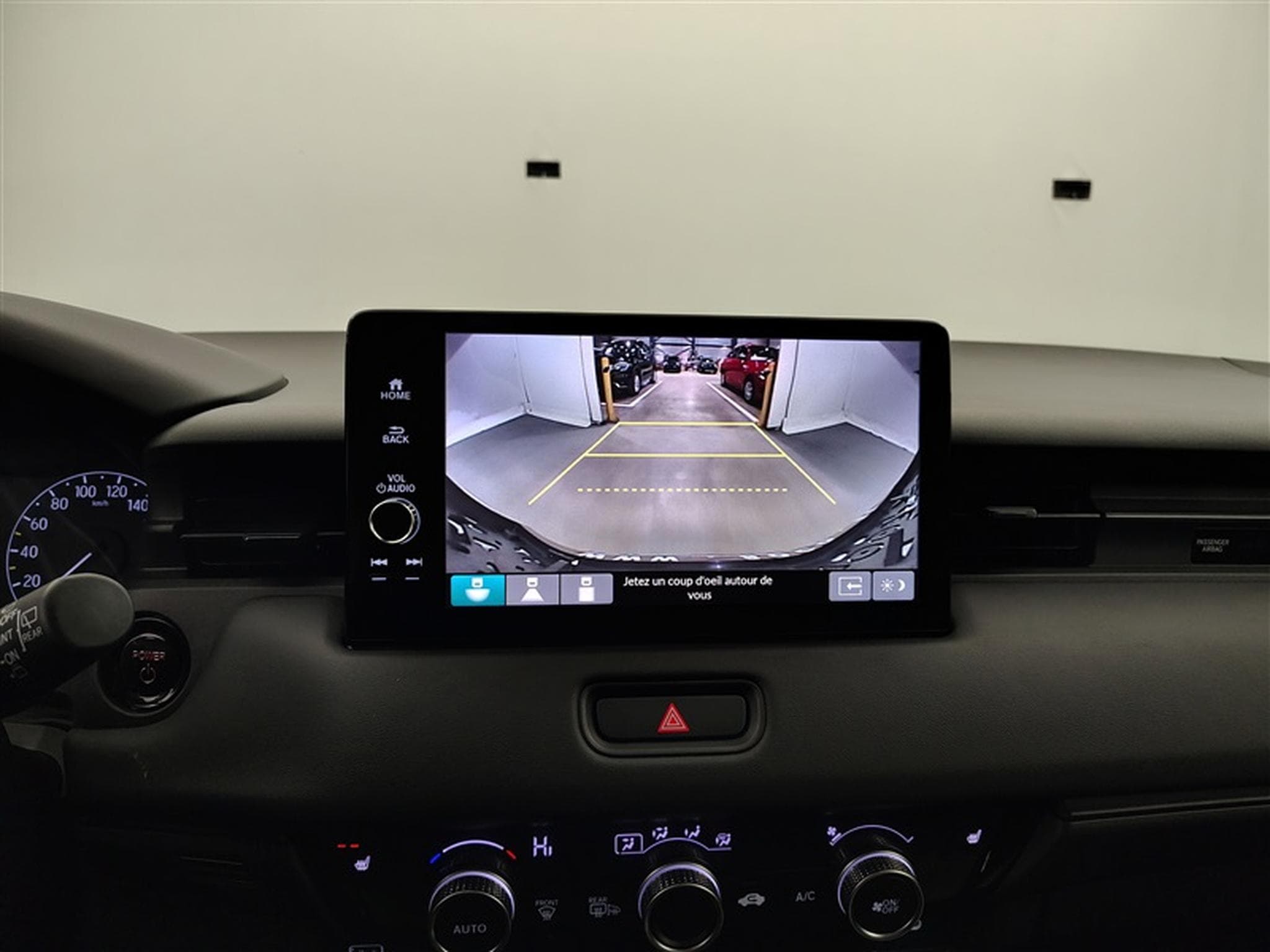 Honda HR-V 1.5 HEV Elegance NAVI / CARPLAY / CAMERA / ALU / PDC (2025) - Photo 17