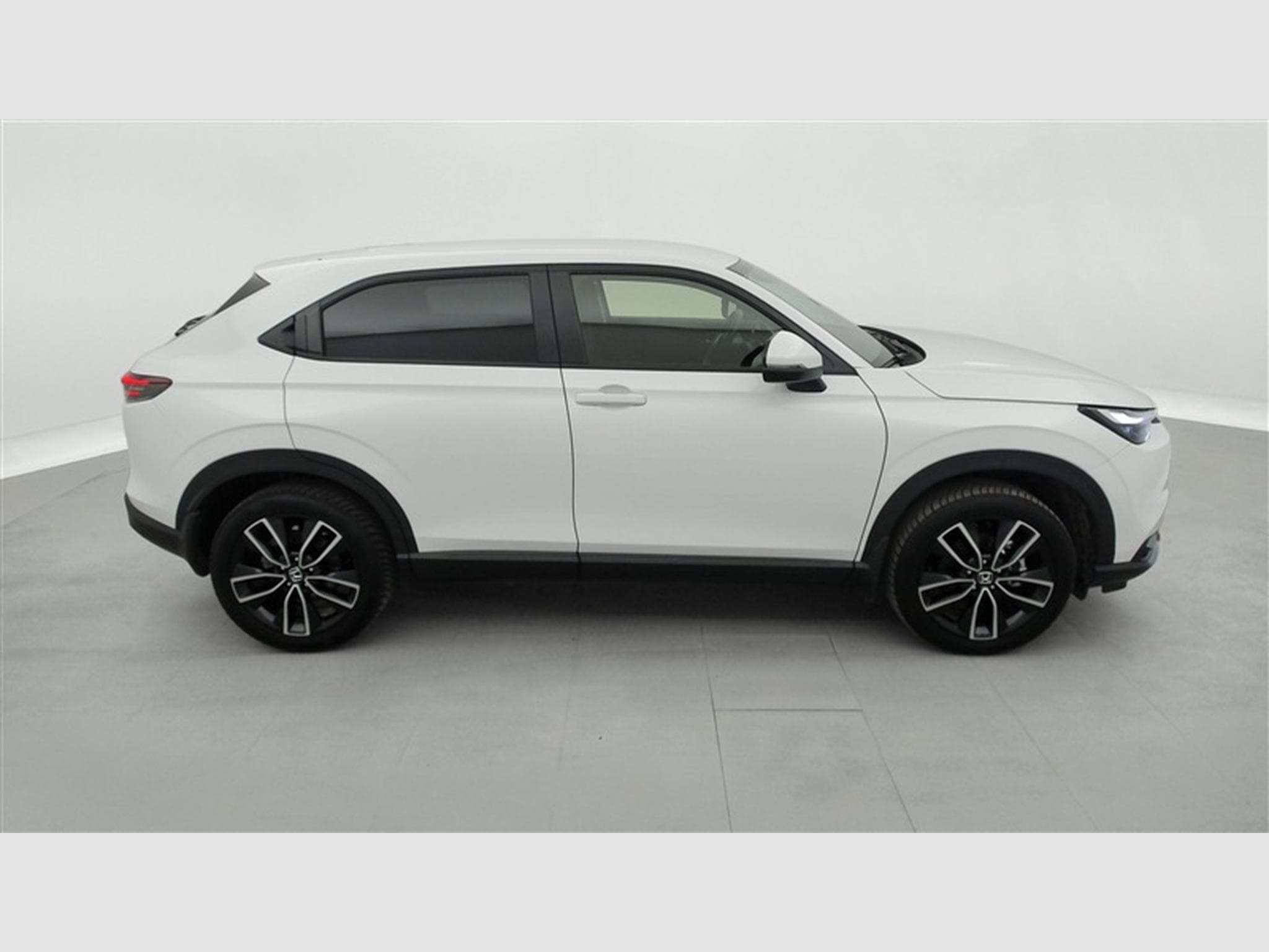 Honda HR-V 1.5 HEV Elegance NAVI / CARPLAY / CAMERA / ALU / PDC (2025) - Photo 23