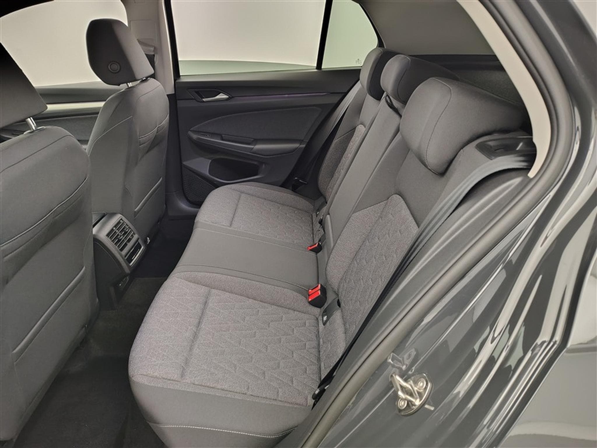 VW Golf 1.0 TSI 110Cv Life CARPLAY / CAMERA / FULL LED / ALU (2024) - Photo 13