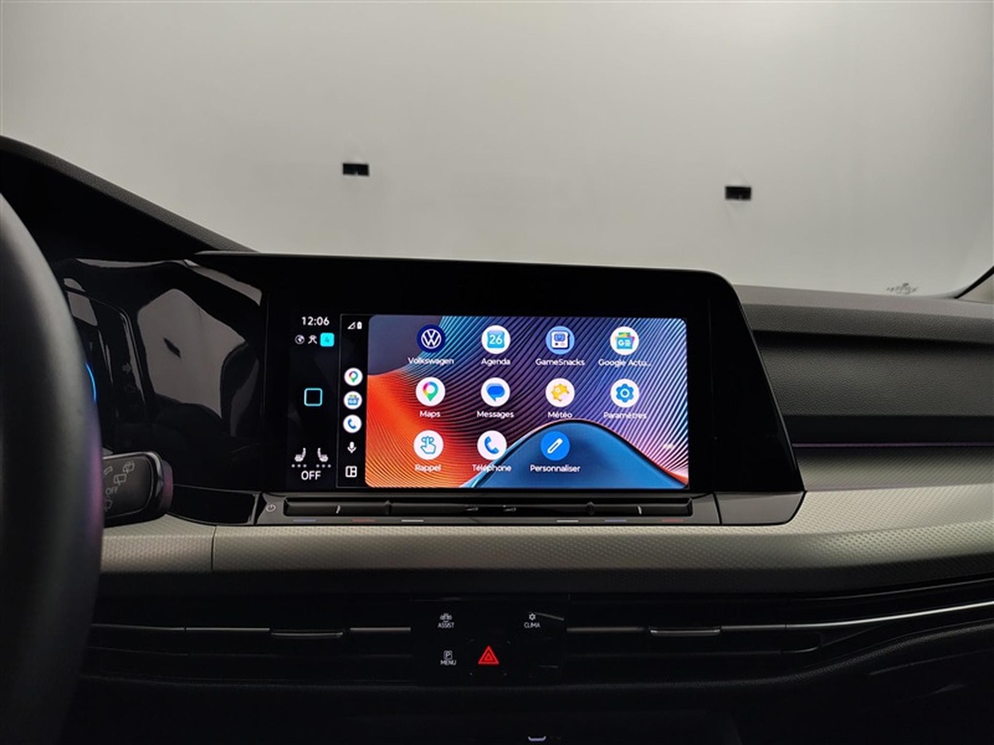 VW Golf 1.0 TSI 110Cv Life CARPLAY / CAMERA / FULL LED / ALU (2024) - Photo 19