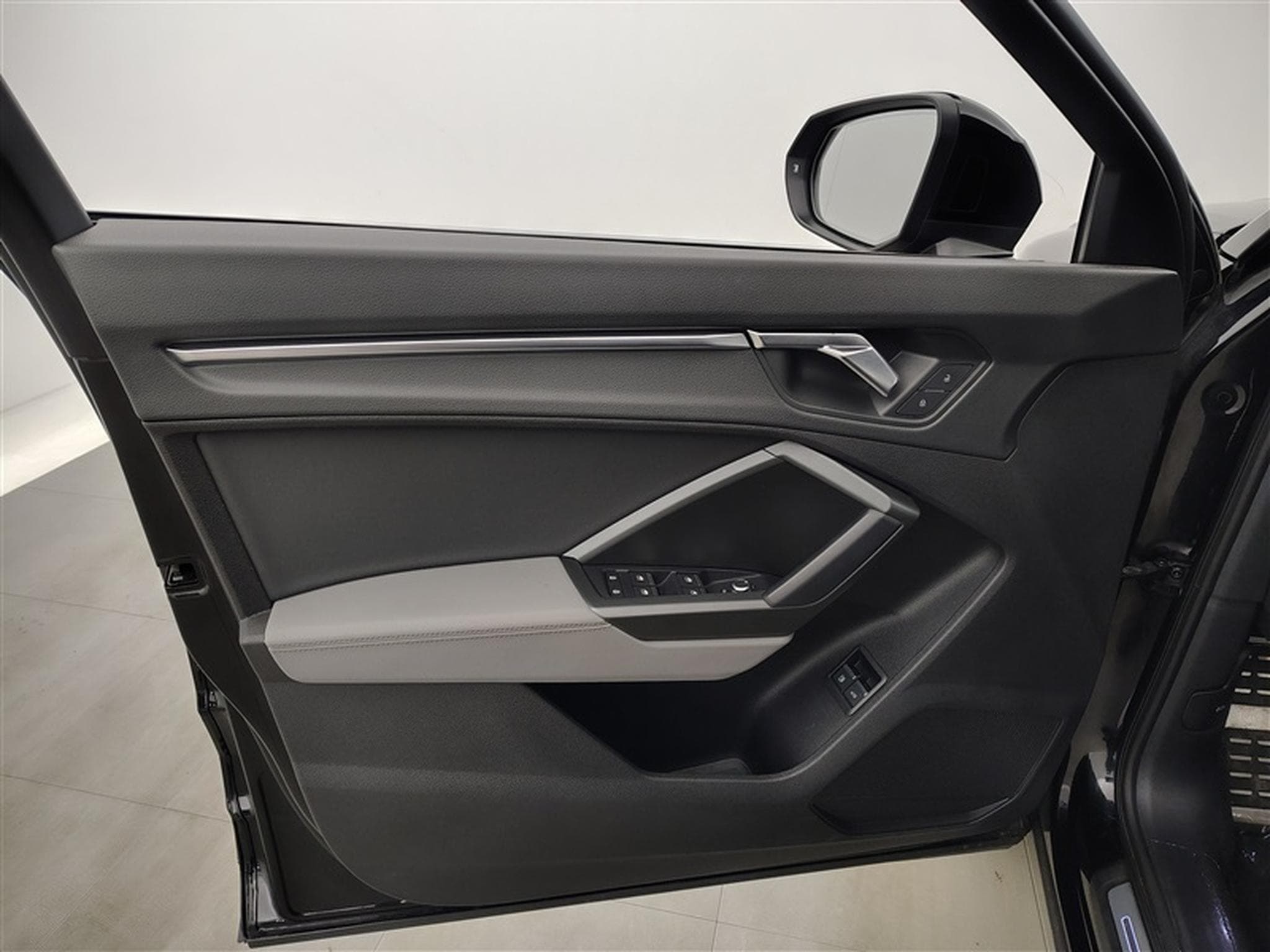 Audi Q3 45 TFSIe PHEV S-LINE S tronic *NAVI/FULL LED/CAM360/JA19* (2021) - Photo 17