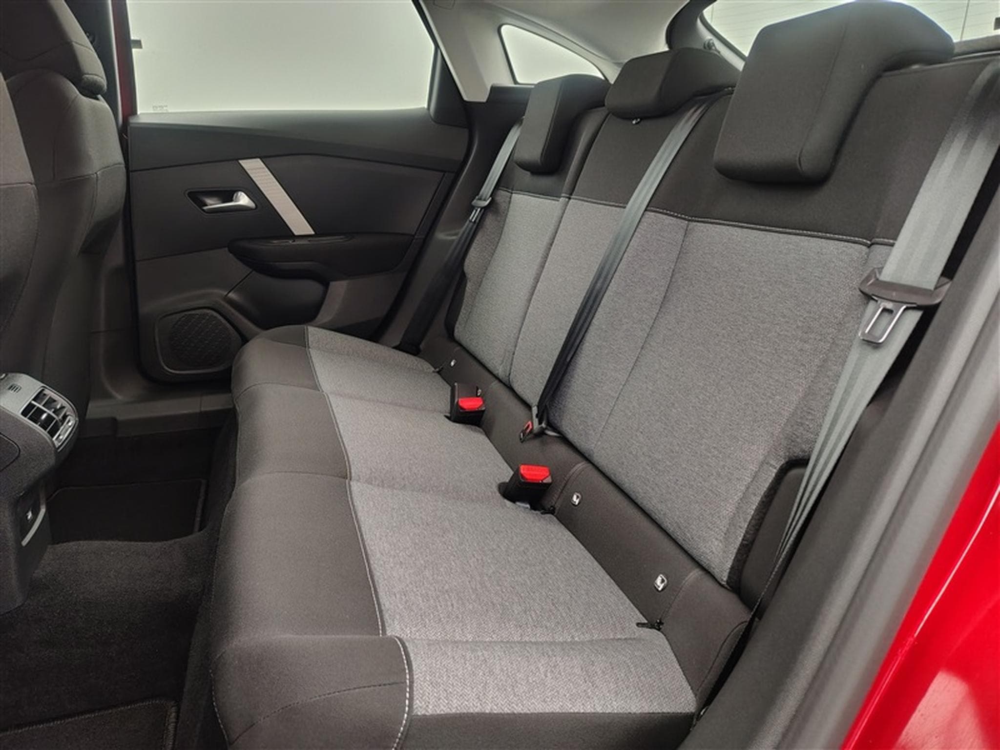 Citroen C4 1.2 MHEV You e-DCS6 *CARPLAY/CAMERA/PDC* (2025) - Photo 13