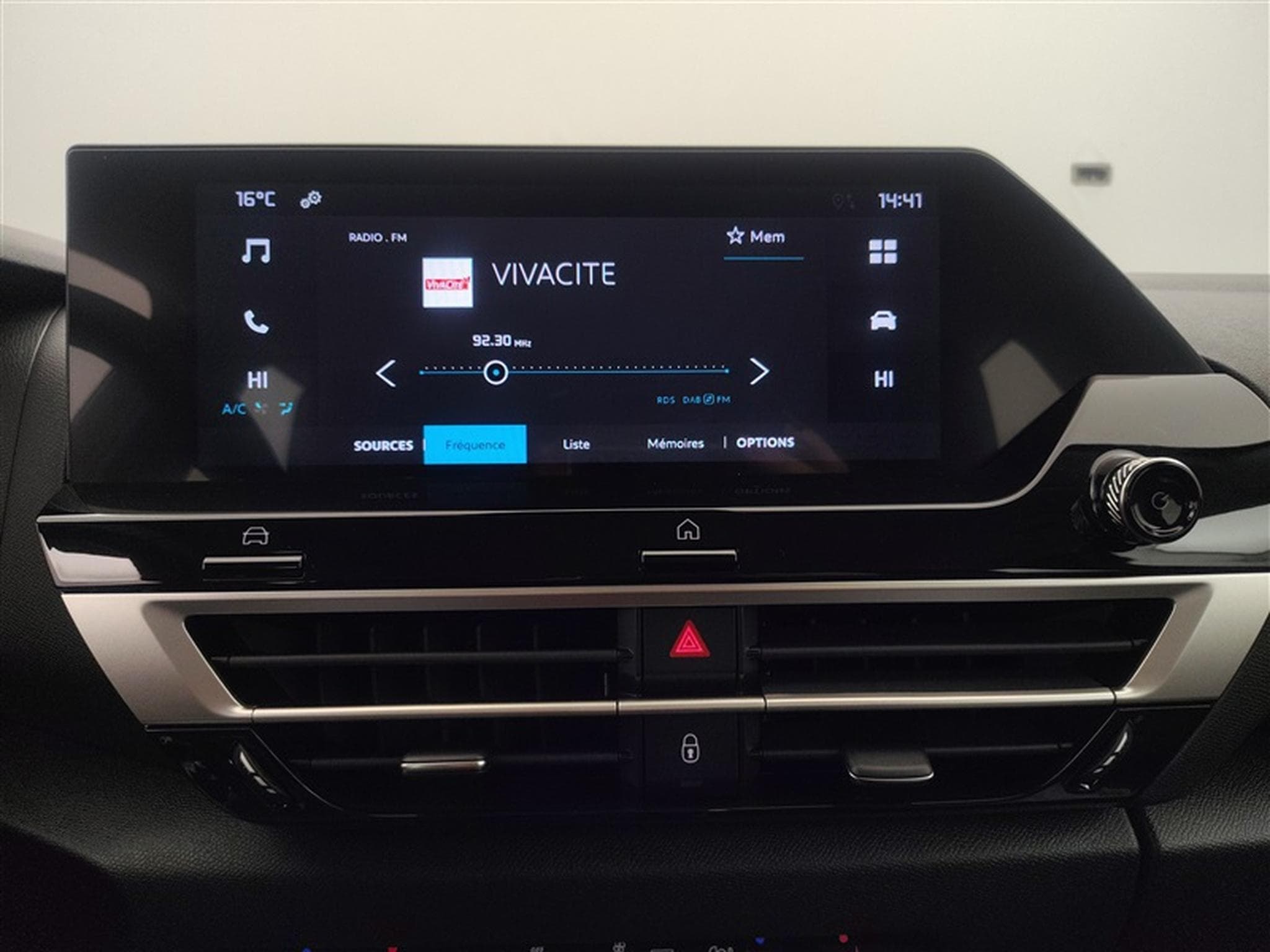Citroen C4 1.2 MHEV You e-DCS6 *CARPLAY/CAMERA/PDC* (2025) - Photo 11