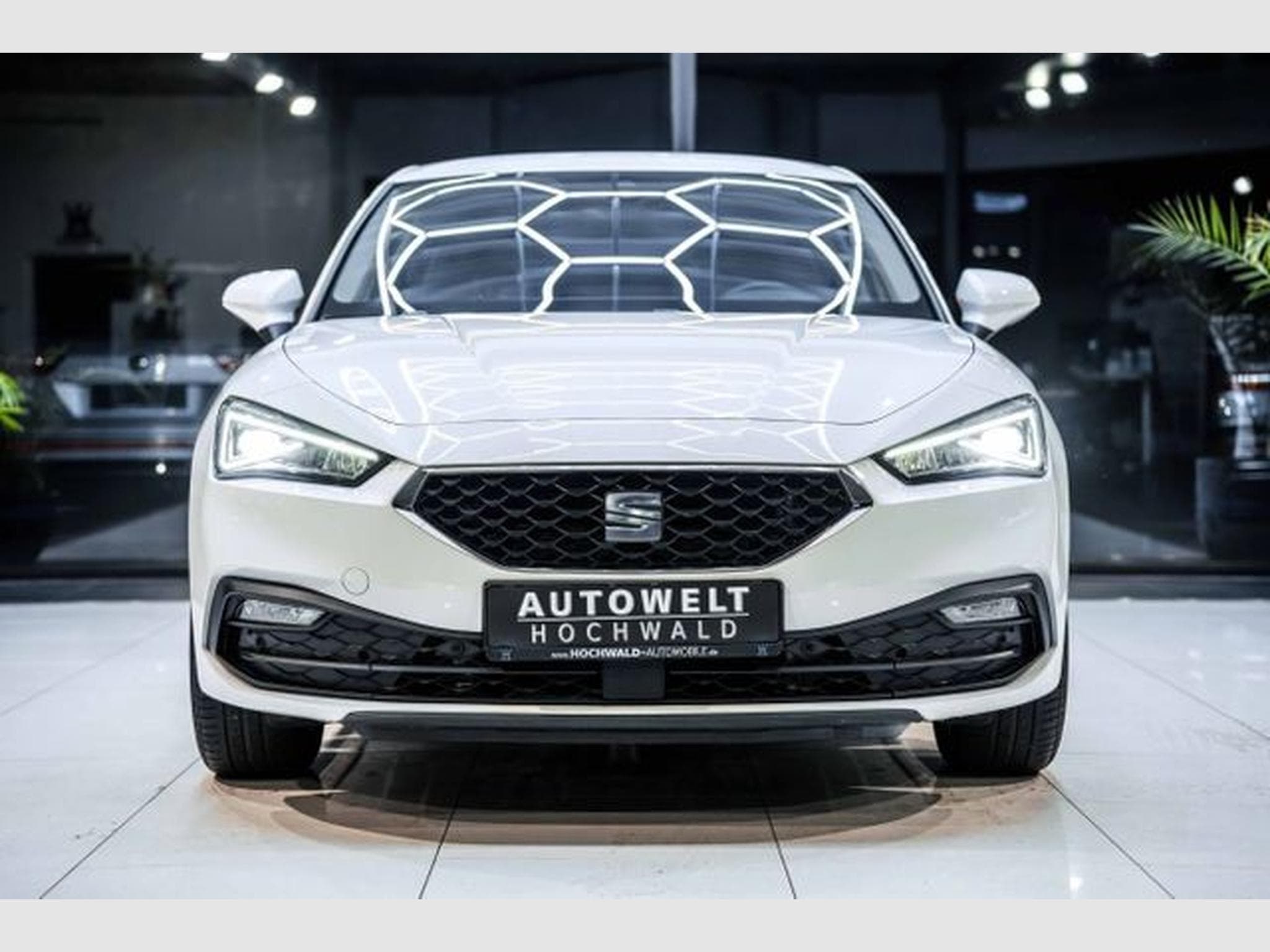 Seat Leon Leon 1.0 eTSI Style DSG NAVI LED RFK DIGI TACHO (2024) - Foto 5
