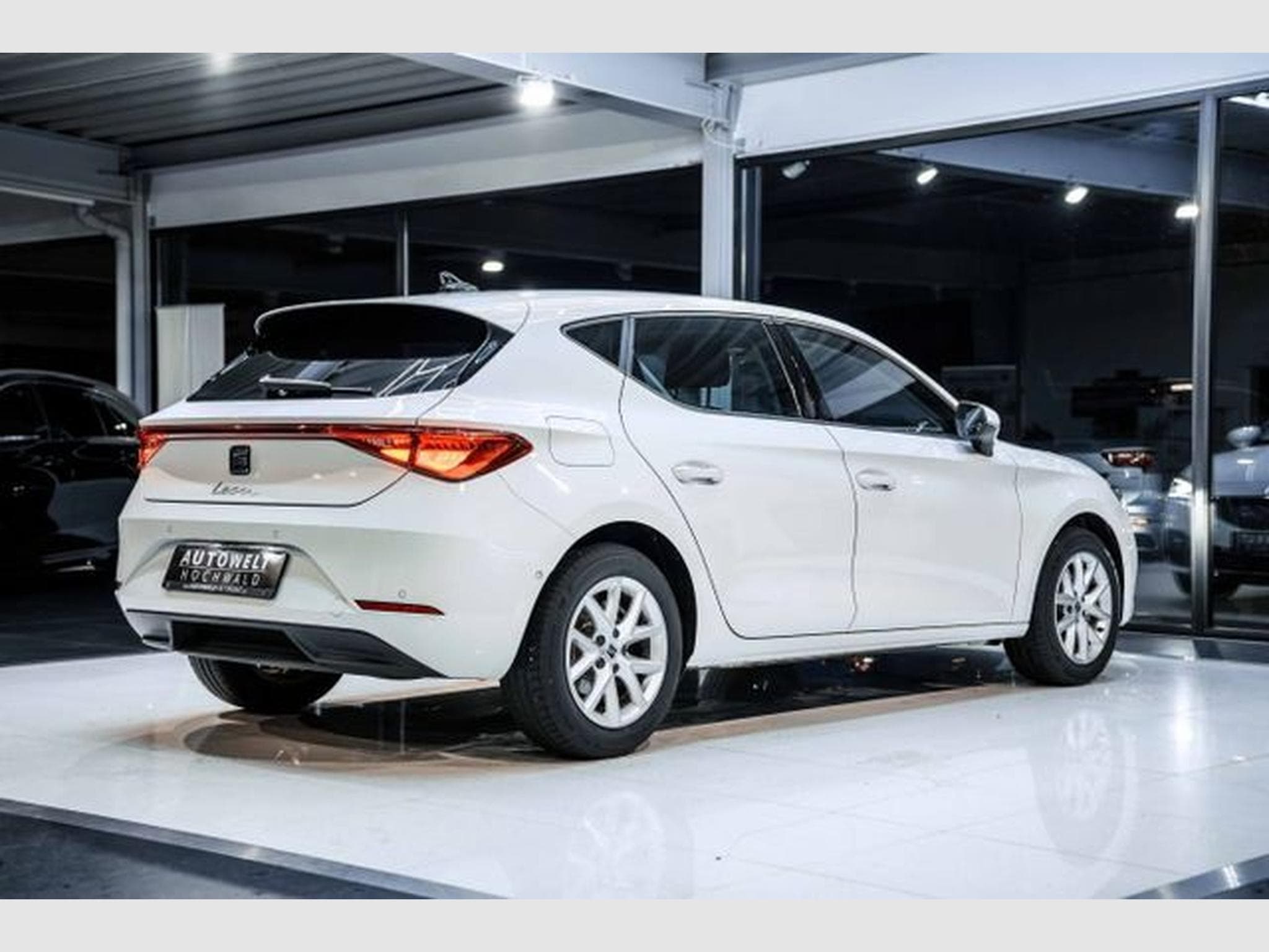 Seat Leon Leon 1.0 eTSI Style DSG NAVI LED RFK DIGI TACHO (2024) - Foto 13