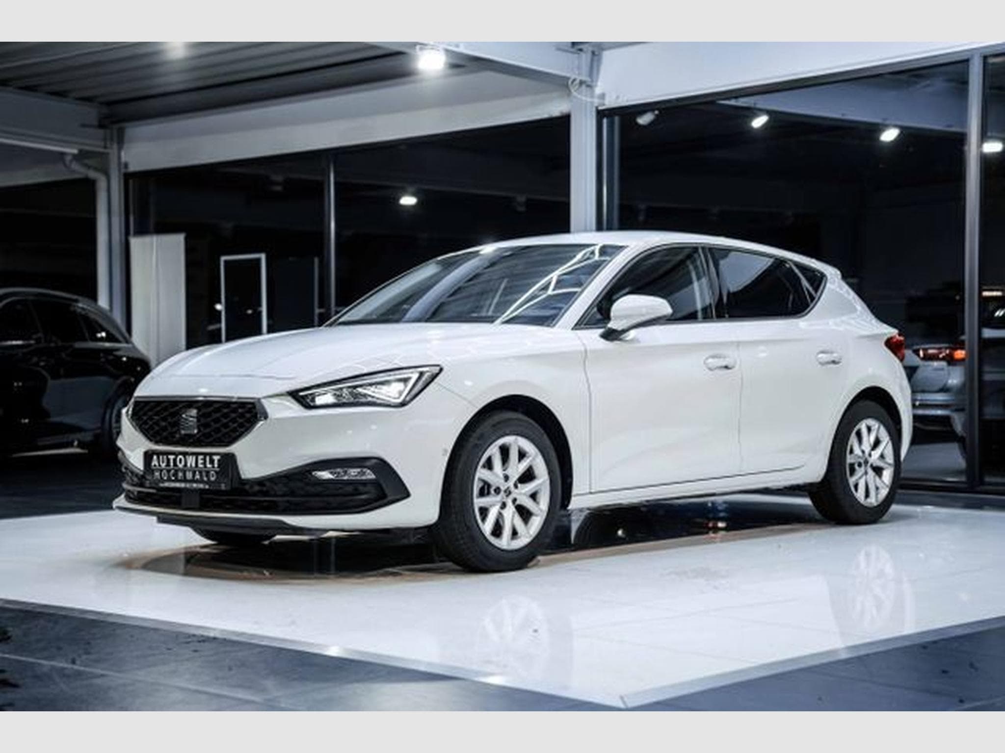 Seat Leon Leon 1.0 eTSI Style DSG NAVI LED RFK DIGI TACHO (2024) - Foto 4