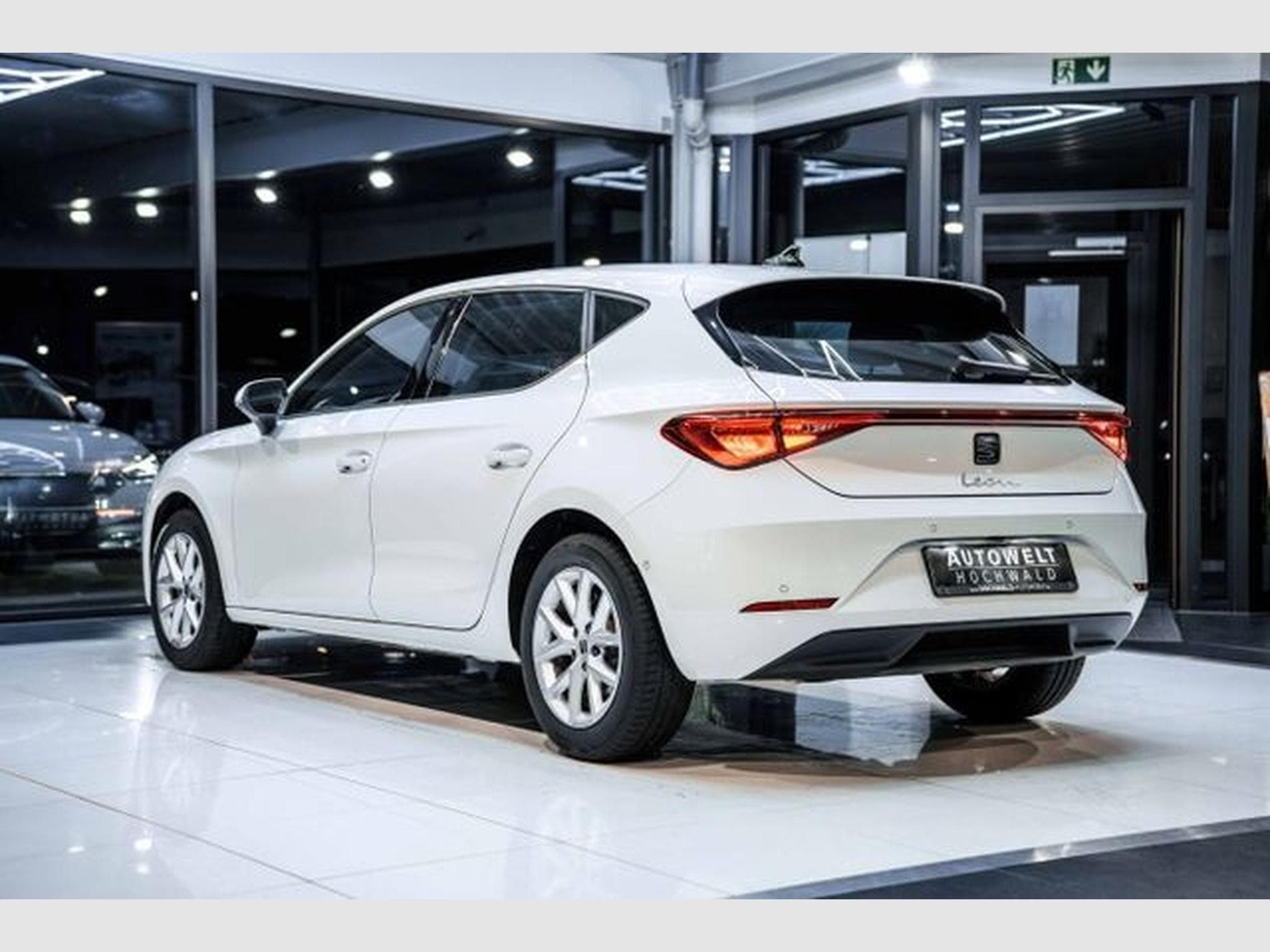Seat Leon Leon 1.0 eTSI Style DSG NAVI LED RFK DIGI TACHO (2024) - Foto 11