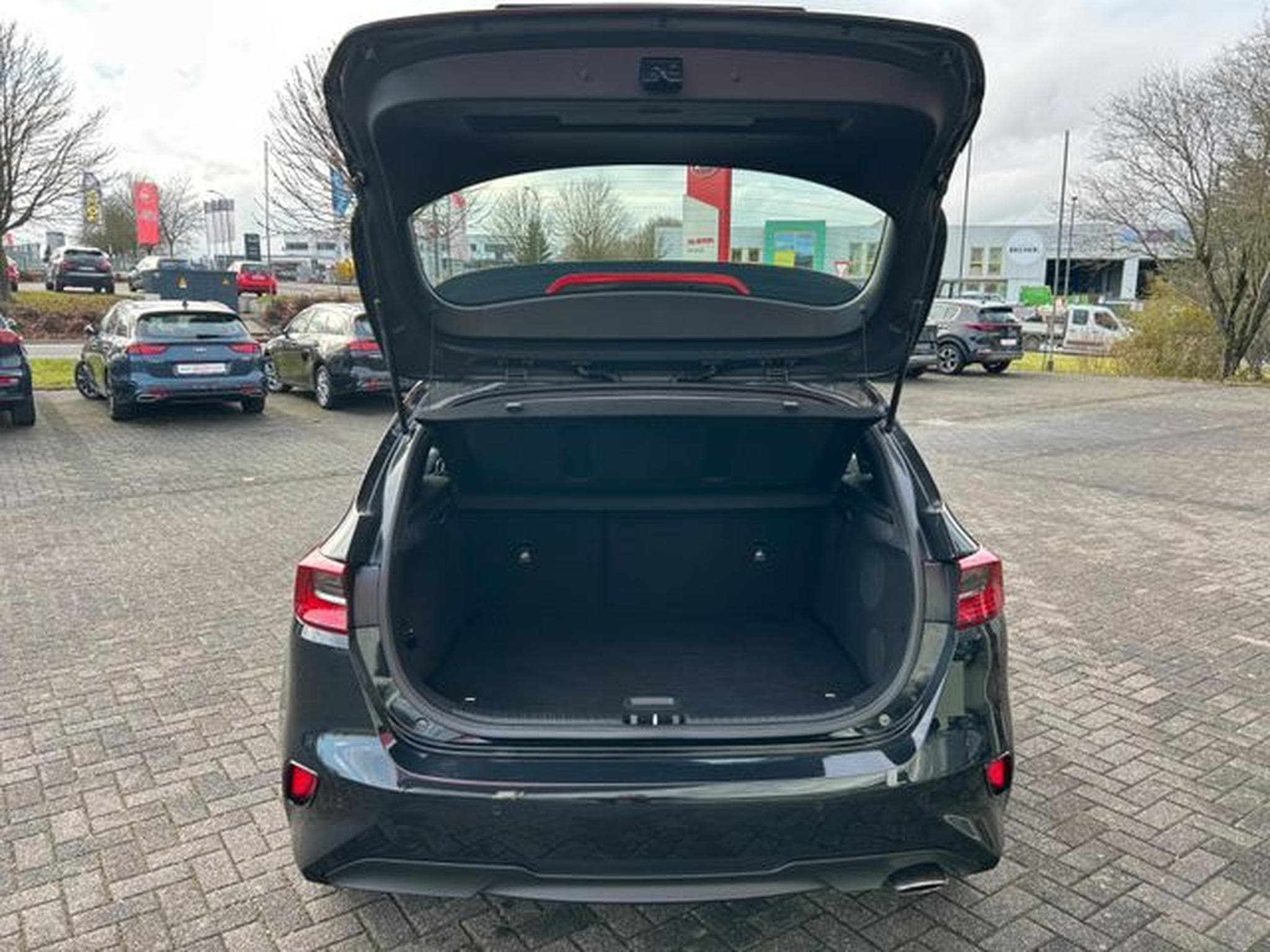 Kia Ceed Ceed Spirit 1,5T-GDI DCT Spirit Navi LED JBL ACC (2024) - Photo 7