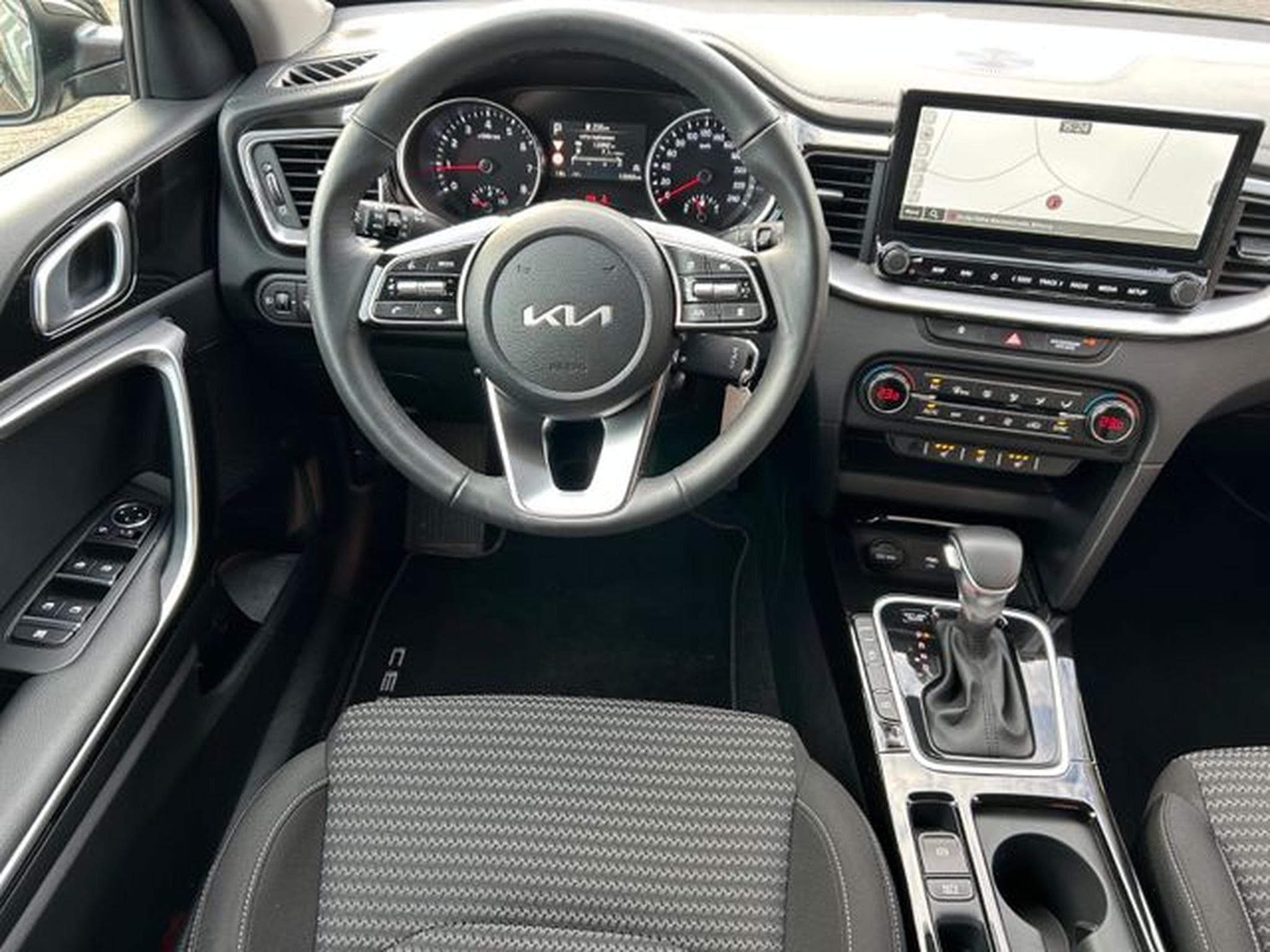 Kia Ceed Ceed Spirit 1,5T-GDI DCT Spirit Navi LED JBL ACC (2024) - Photo 12