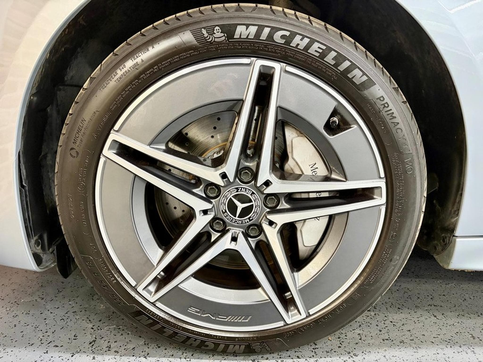 Mercedes C 300 C 300e Limousine 2.0 204cv Auto 4x4 AMG-LINE (2023) - Photo 3