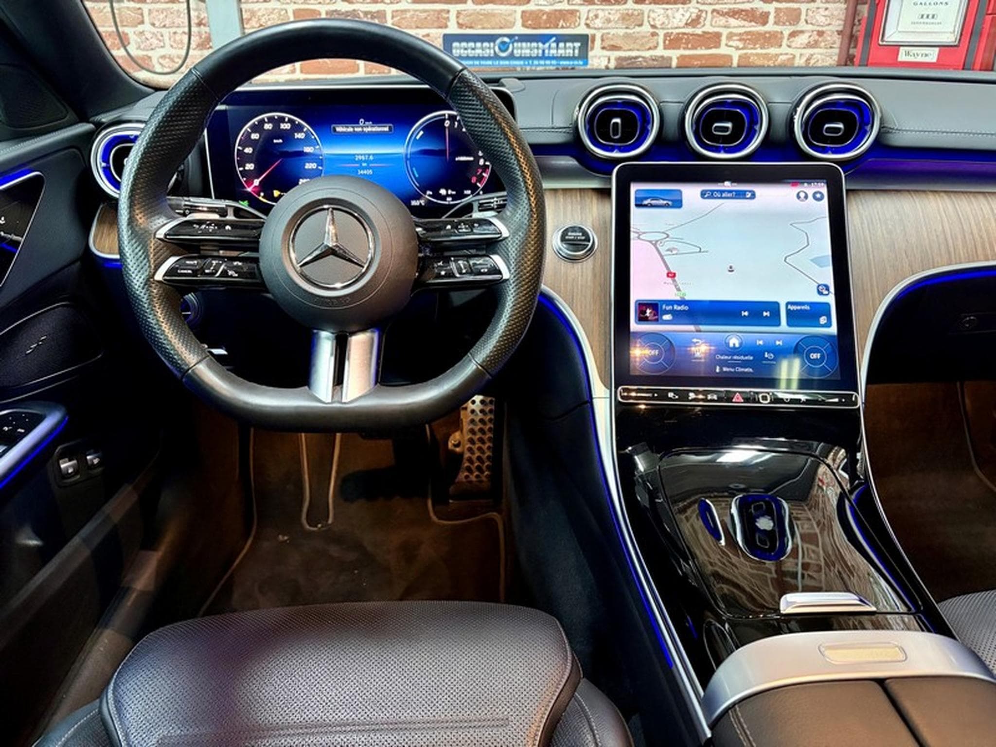 Mercedes C 300 C 300e Limousine 2.0 204cv Auto 4x4 AMG-LINE (2023) - Photo 4