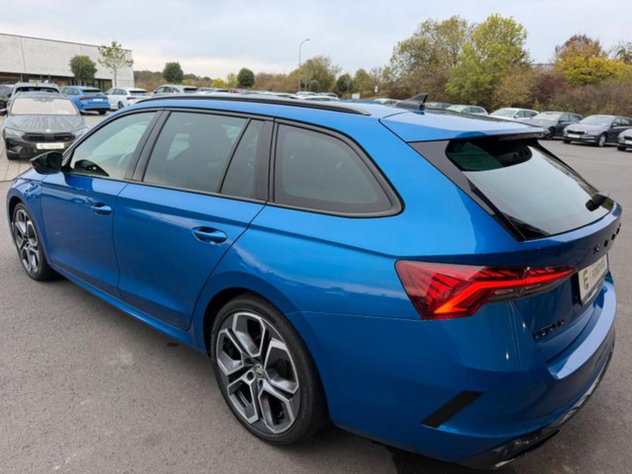 Skoda Octavia Octavia 2,0TDi Kombi RS 4x4 Pano AHK Standhz DC (2022) - Foto 8