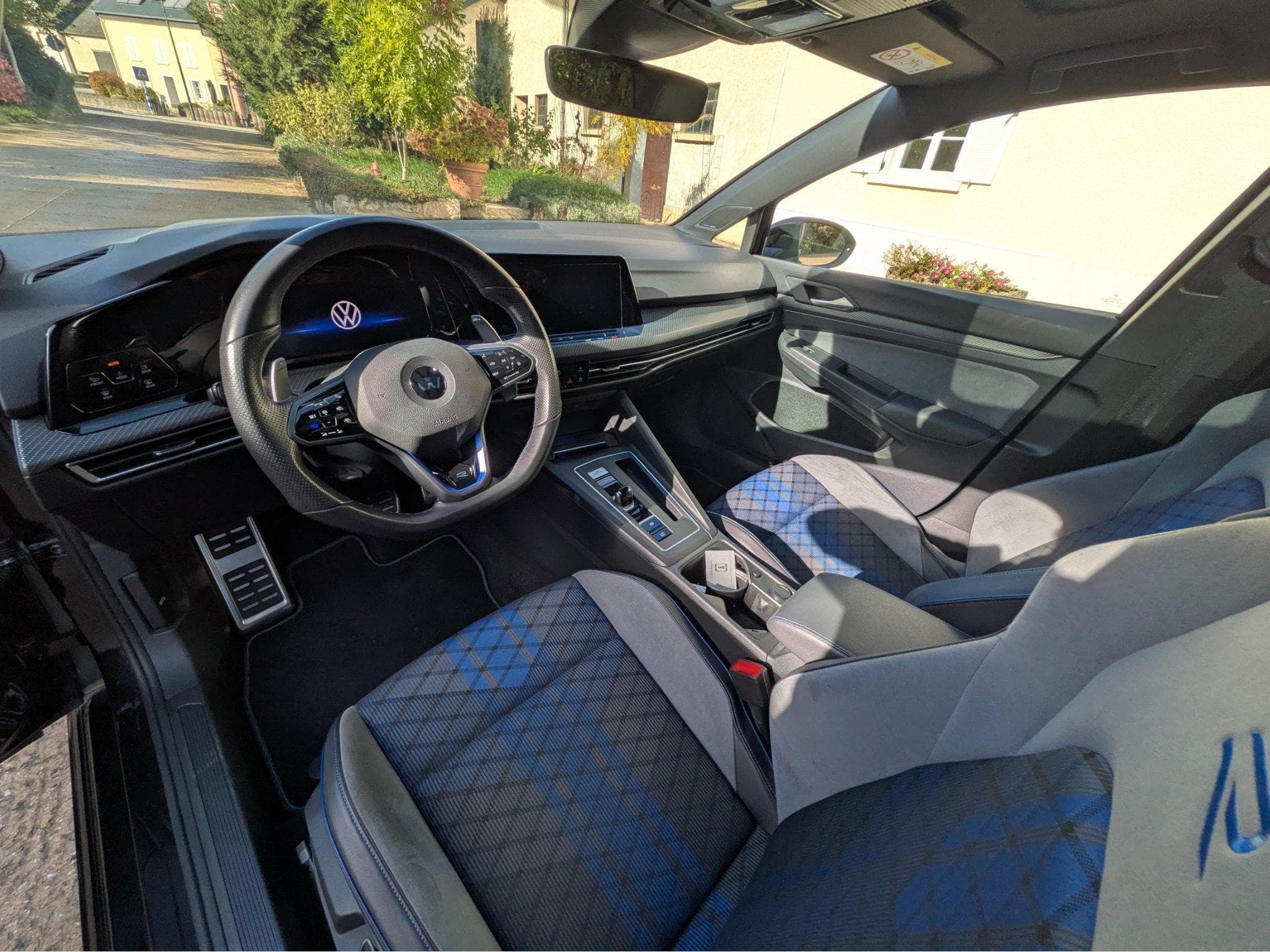 VW Golf VIII R 4Motion DSG (2022) - Photo 8