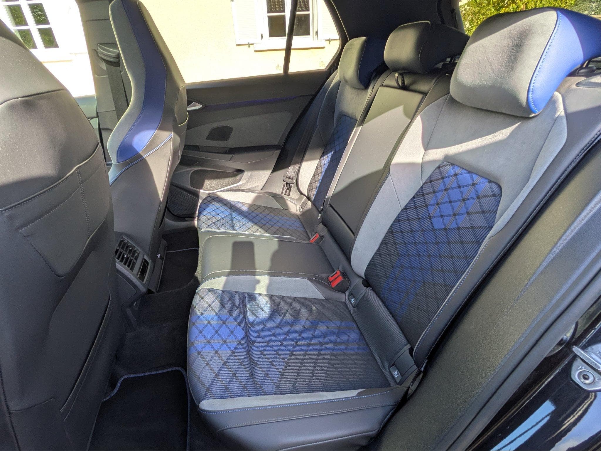 VW Golf VIII R 4Motion DSG (2022) - Photo 9