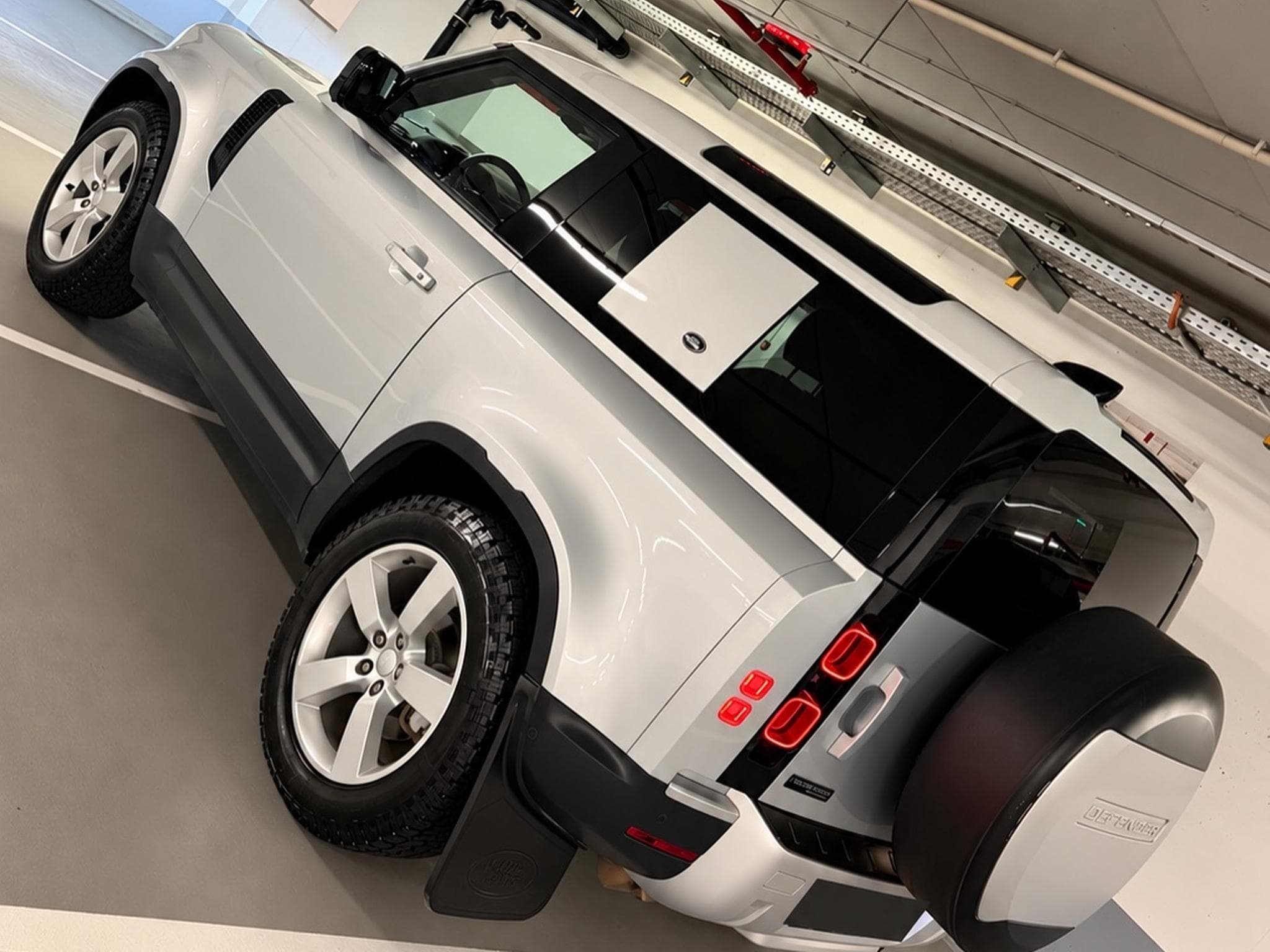 Land-Rover Defender First Édition (2021) - Photo 2